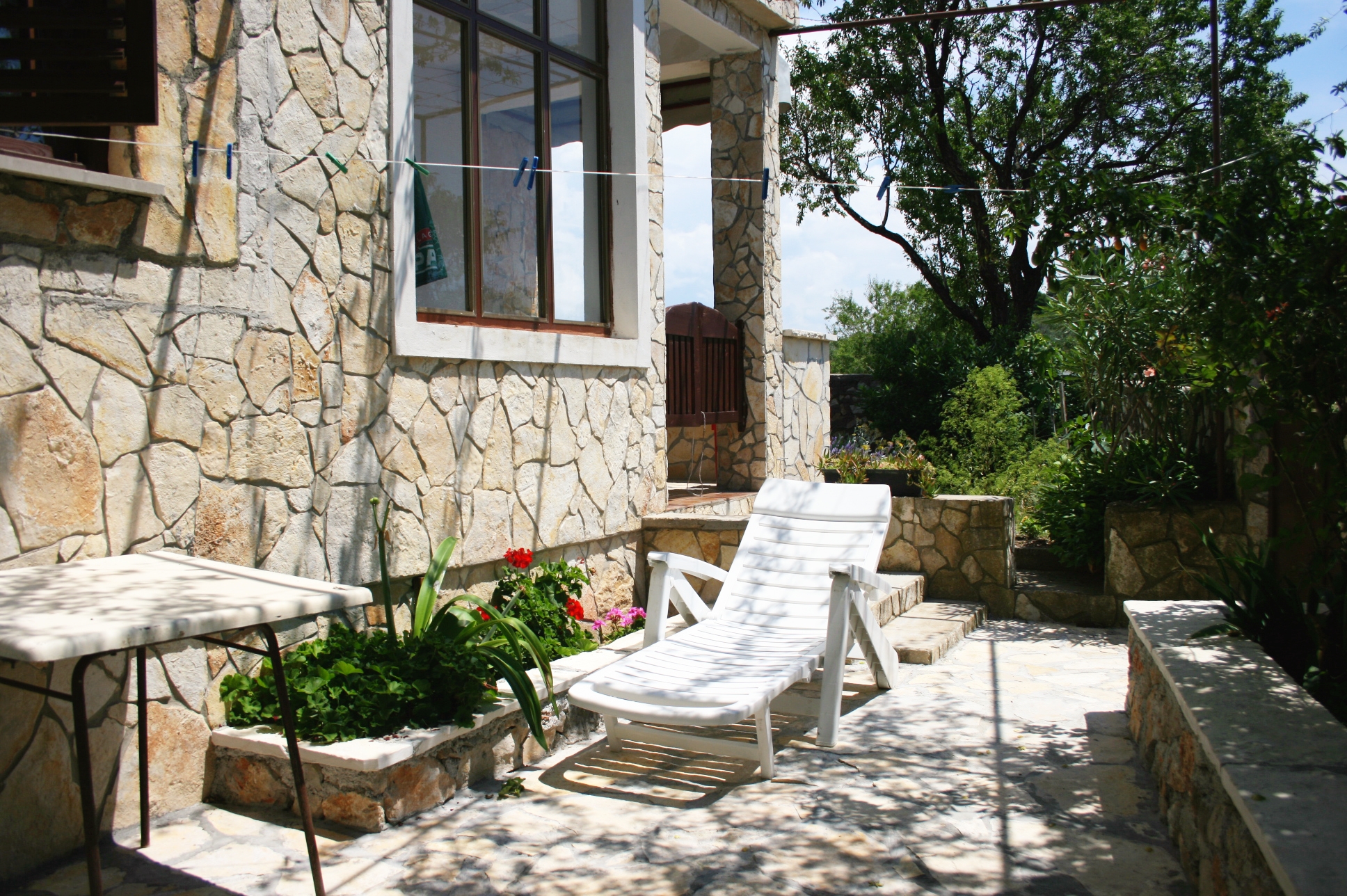 Two bedroom apartment with terrace Murter  A-a