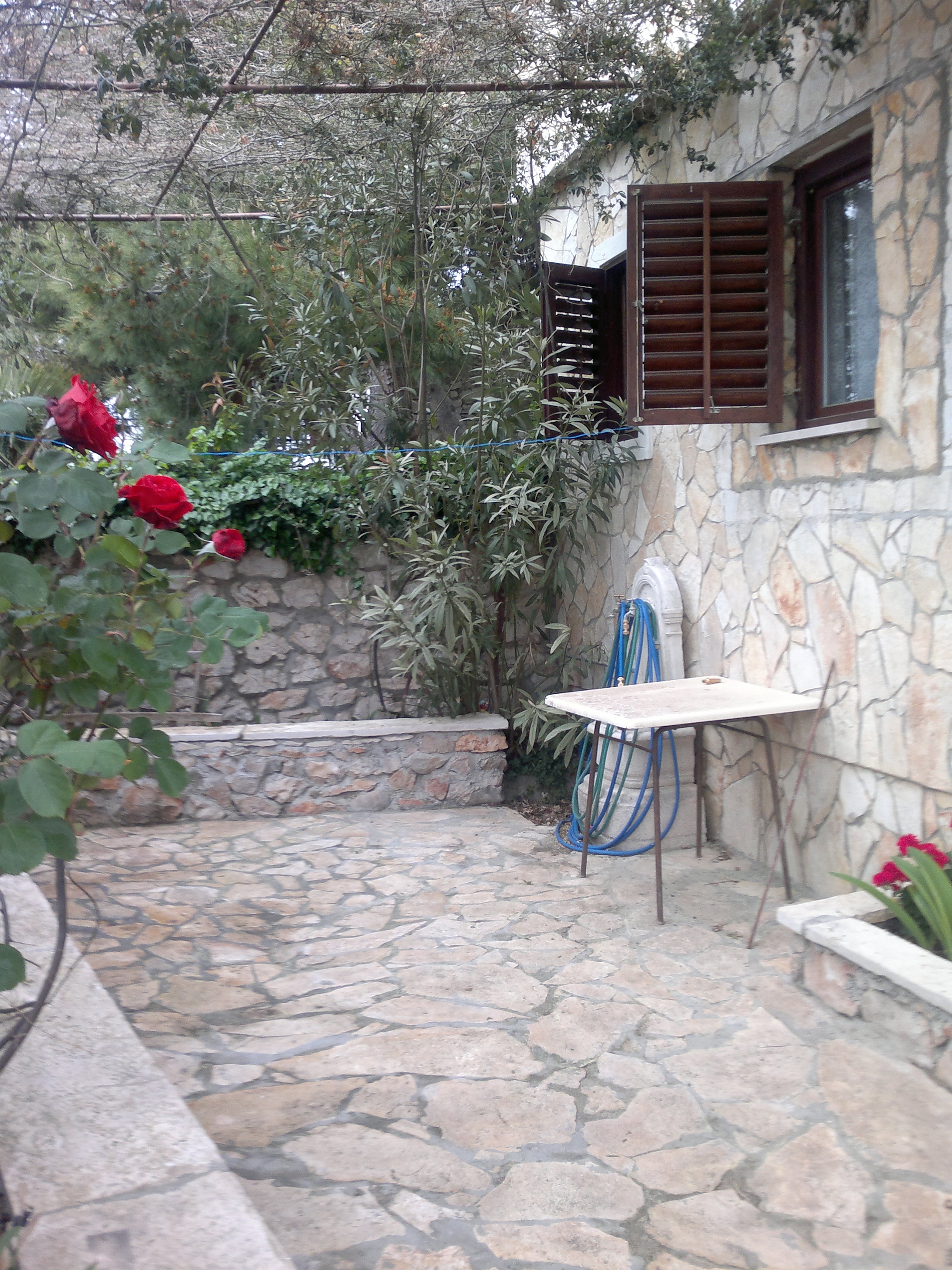 Two bedroom apartment with terrace Murter  A-a