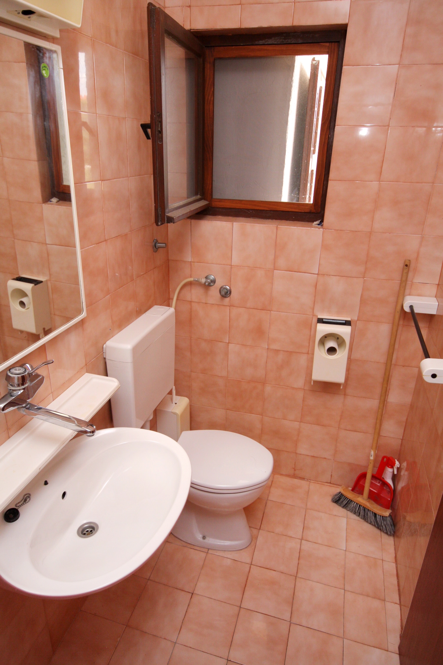 Two bedroom apartment with terrace Jezera, Murter  A-b