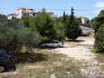 Parking lot Jezera, Murter, Parking lot 5120 - Apartments near sea with pebble beach.