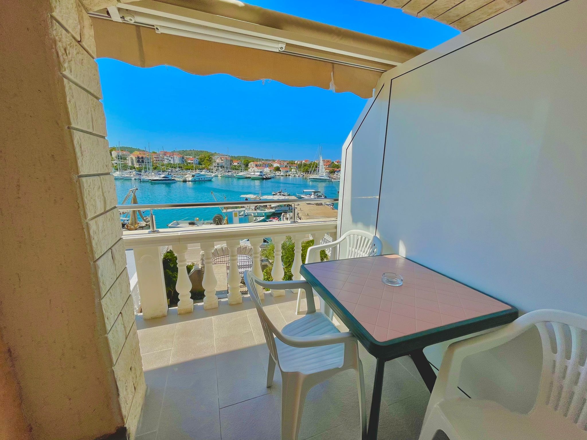 One bedroom apartment with terrace and sea view Jezera, Murter (A-5123-c) One bedroom apartment with terrace and sea view Jezera, Murter (A-5123-c)