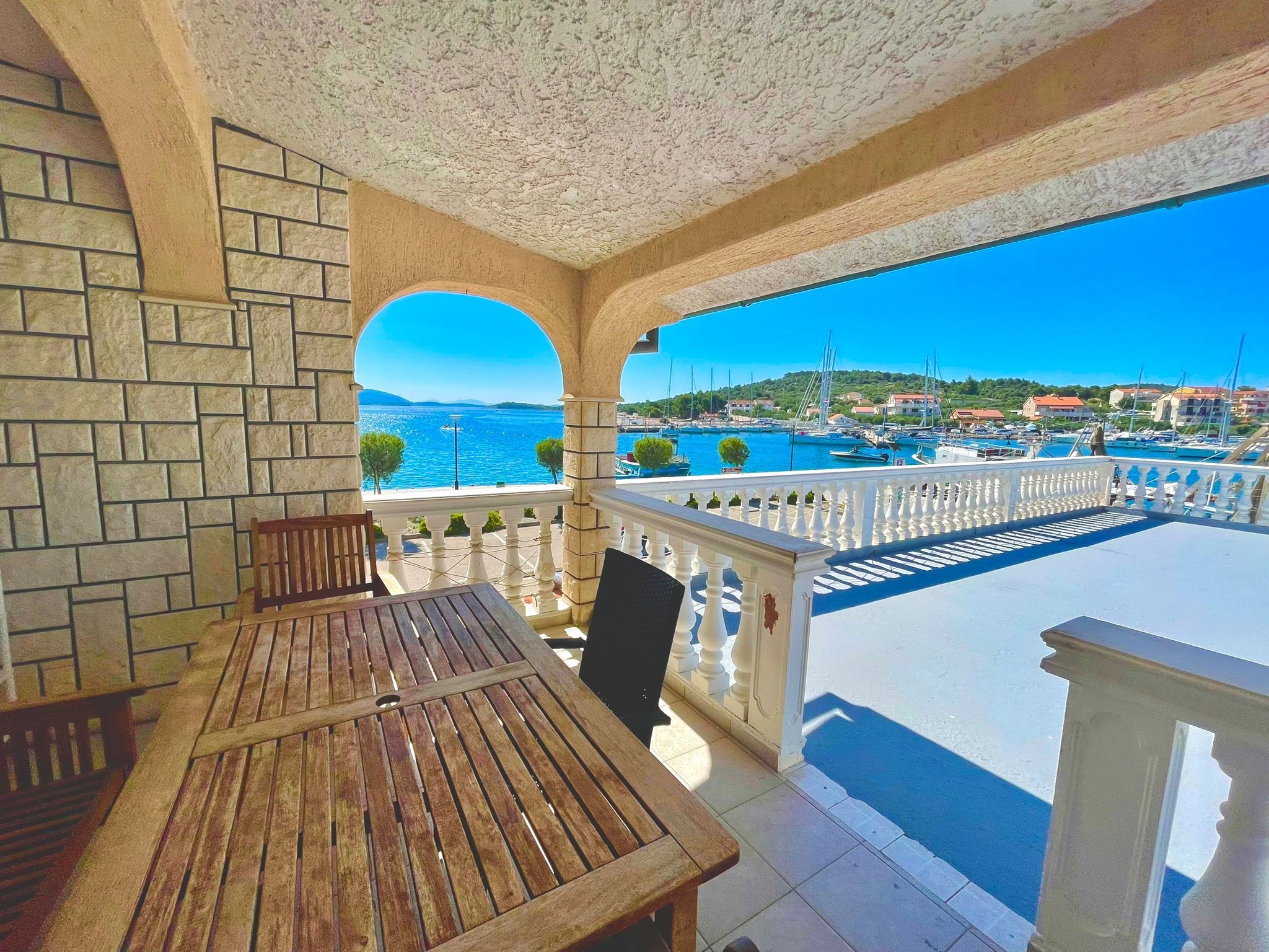 Two bedroom apartment with terrace and sea view Jezera, Murter  A-e