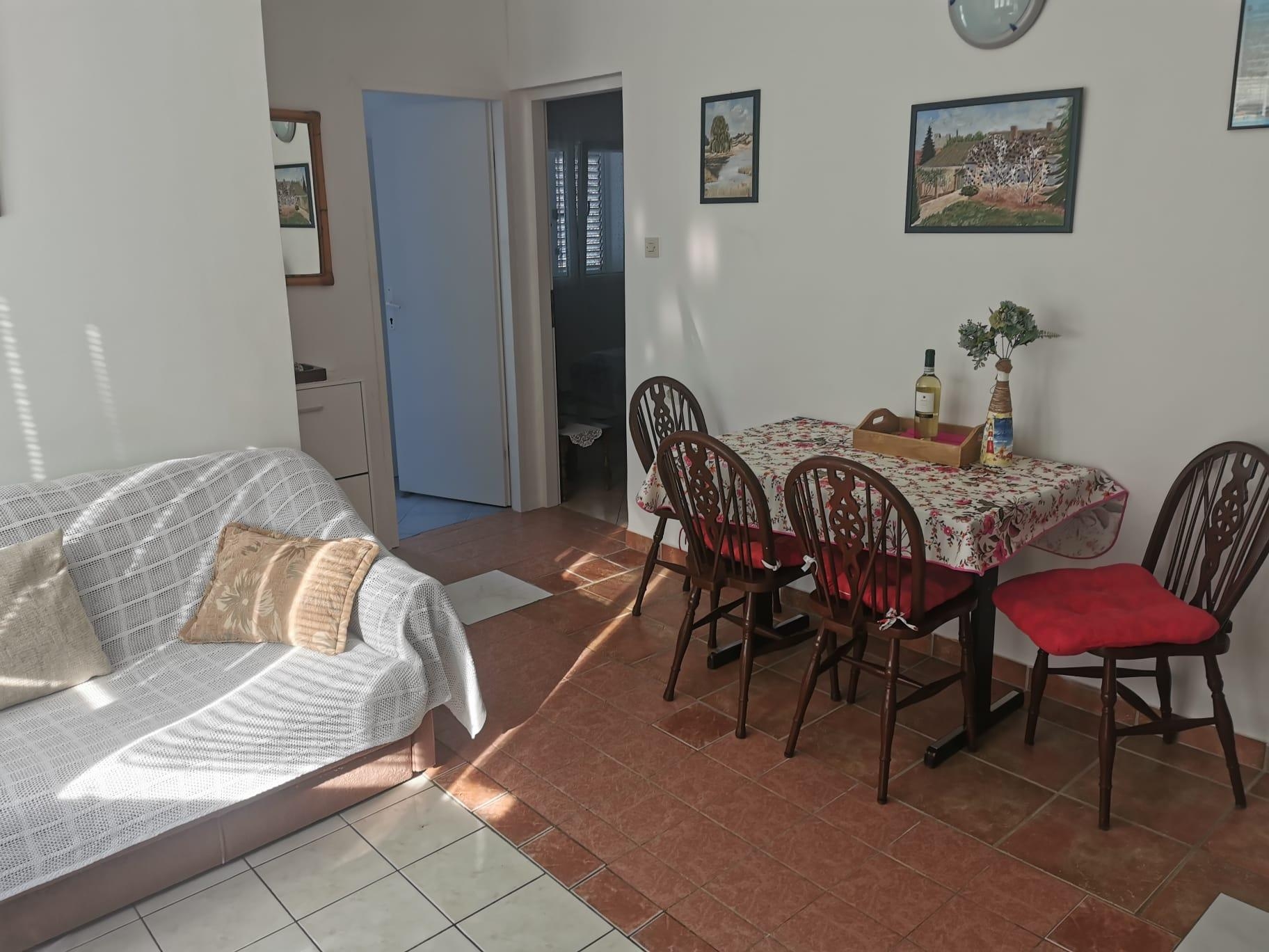 Three bedroom apartment near beach Murter (A-5125-a)