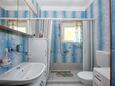 Ванная комната Tisno, Ванная комната в размещении типа apartment, Домашние животные допускаются и WiFi.