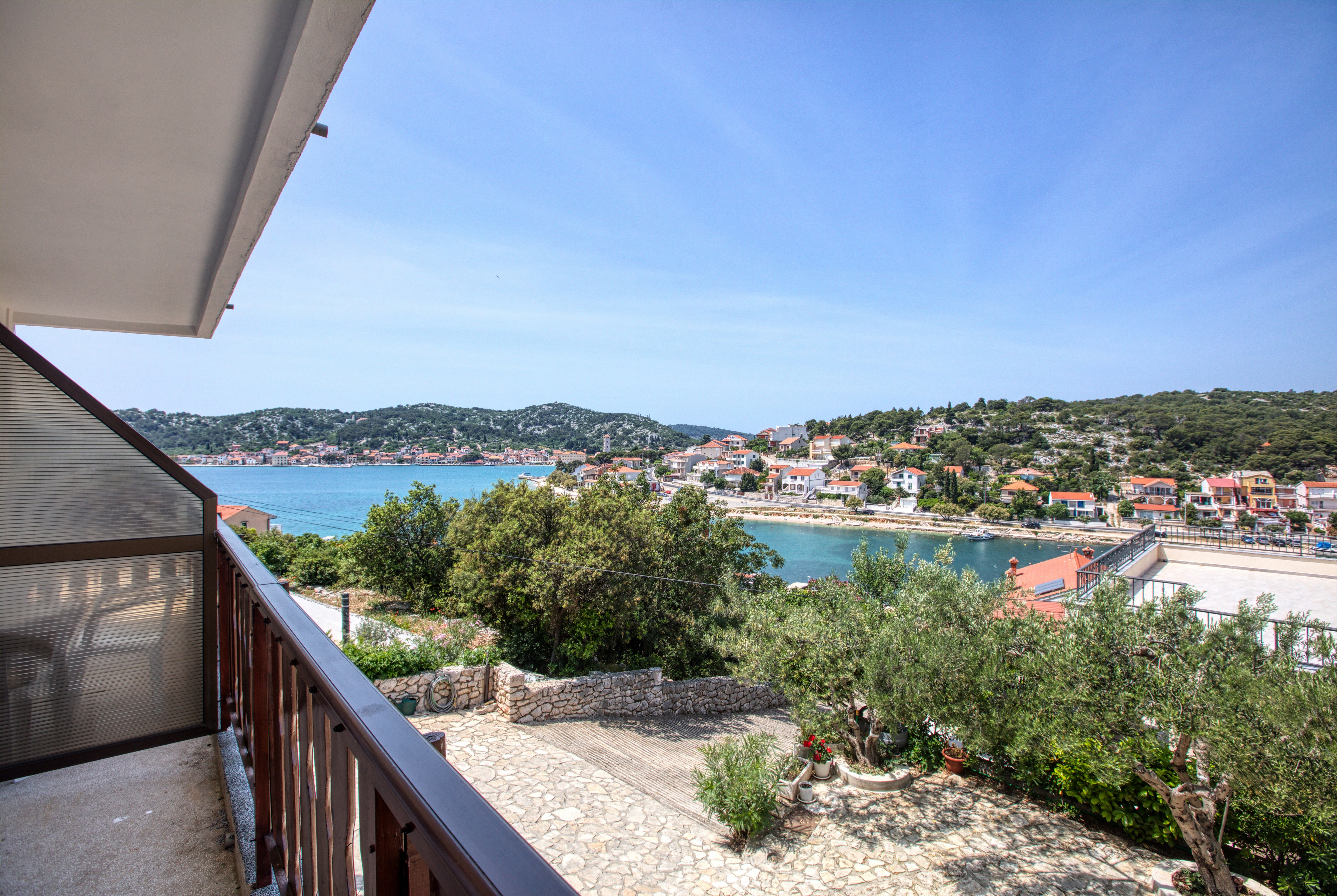Studio flat with balcony and sea view Tisno, Murter  AS-a
