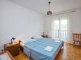 Tisno, Bedroom in the studio-apartment, (pet friendly) and WiFi.