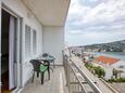 Tisno, Balkon v ubytování typu apartment, s výhledem na moře, domácí mazlíčci povoleni a WiFi.