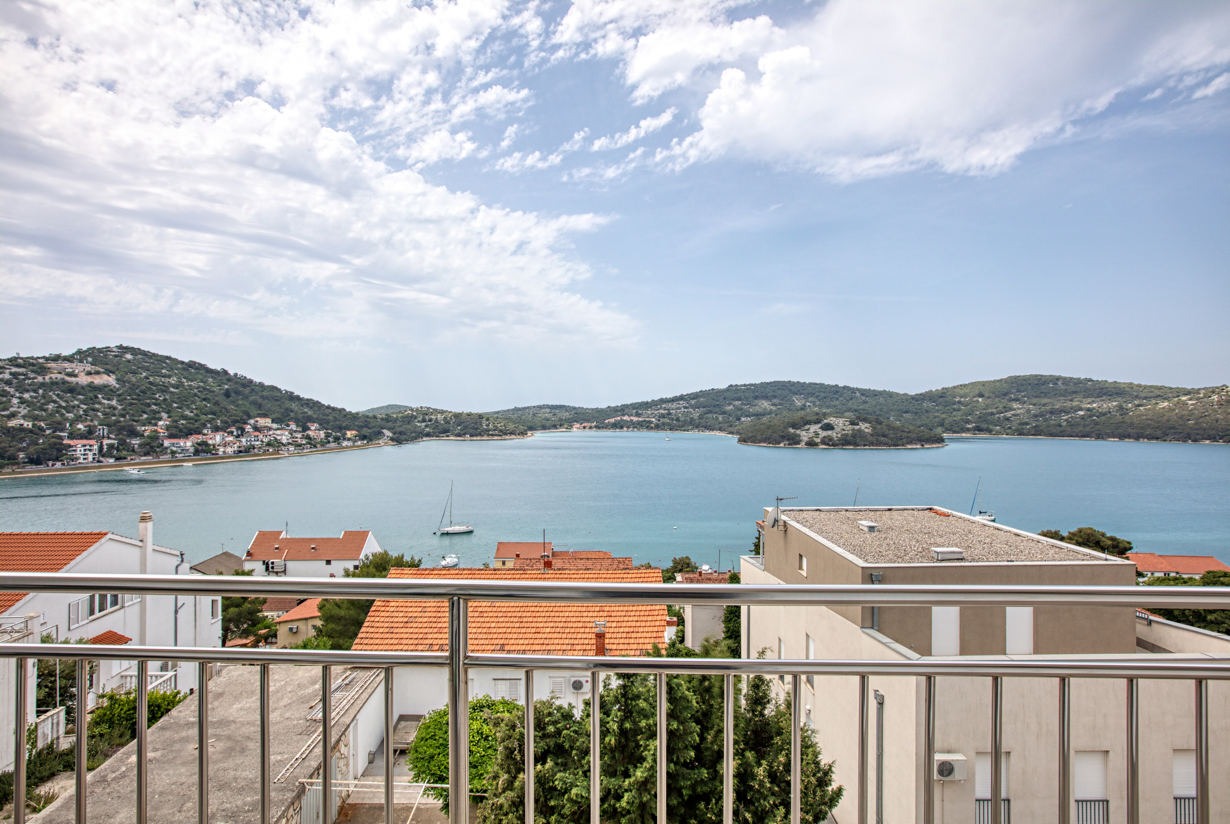Two bedroom apartment with balcony and sea view Tisno (Murter) (A-5130-a) Two bedroom apartment with balcony and sea view Tisno (Murter) (A-5130-a)