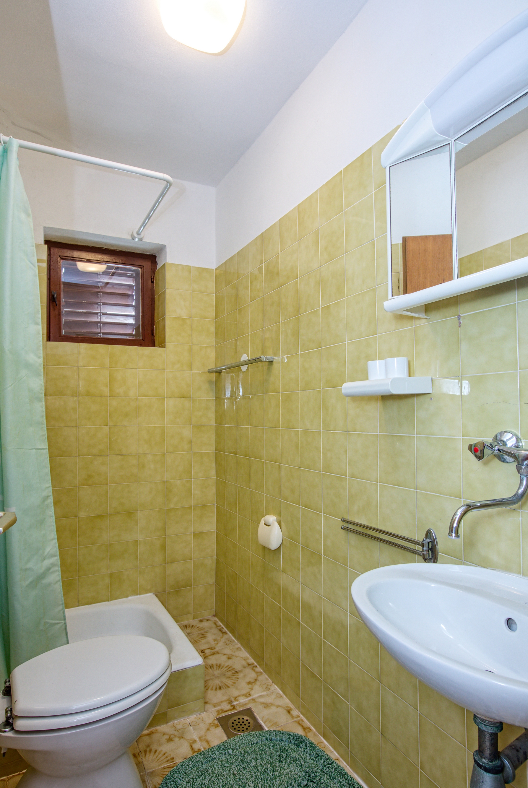 Two bedroom apartment with balcony and sea view Tisno, Murter  A-a