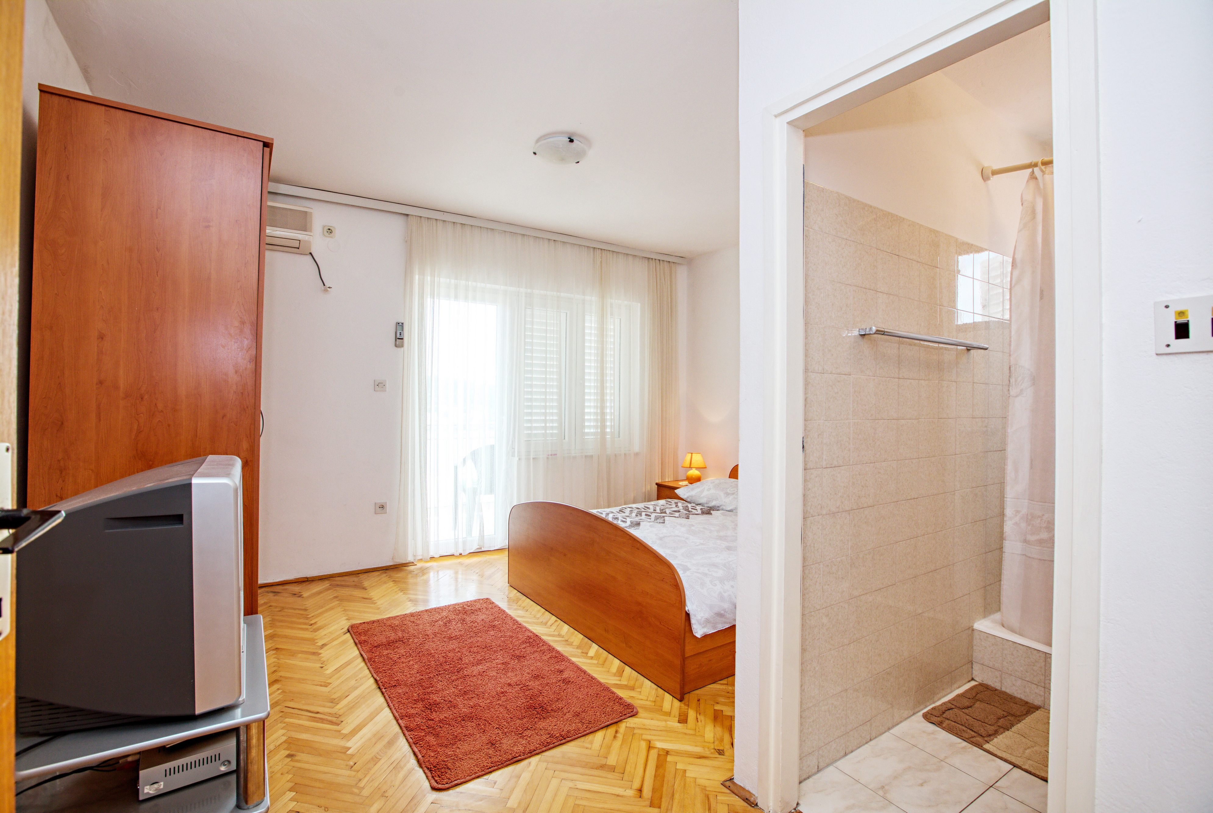 Two bedroom apartment with balcony and sea view Tisno, Murter  A-a