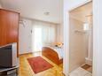 Tisno, Ložnice 2 v ubytování typu apartment, s klimatizací, domácí mazlíčci povoleni a WiFi.