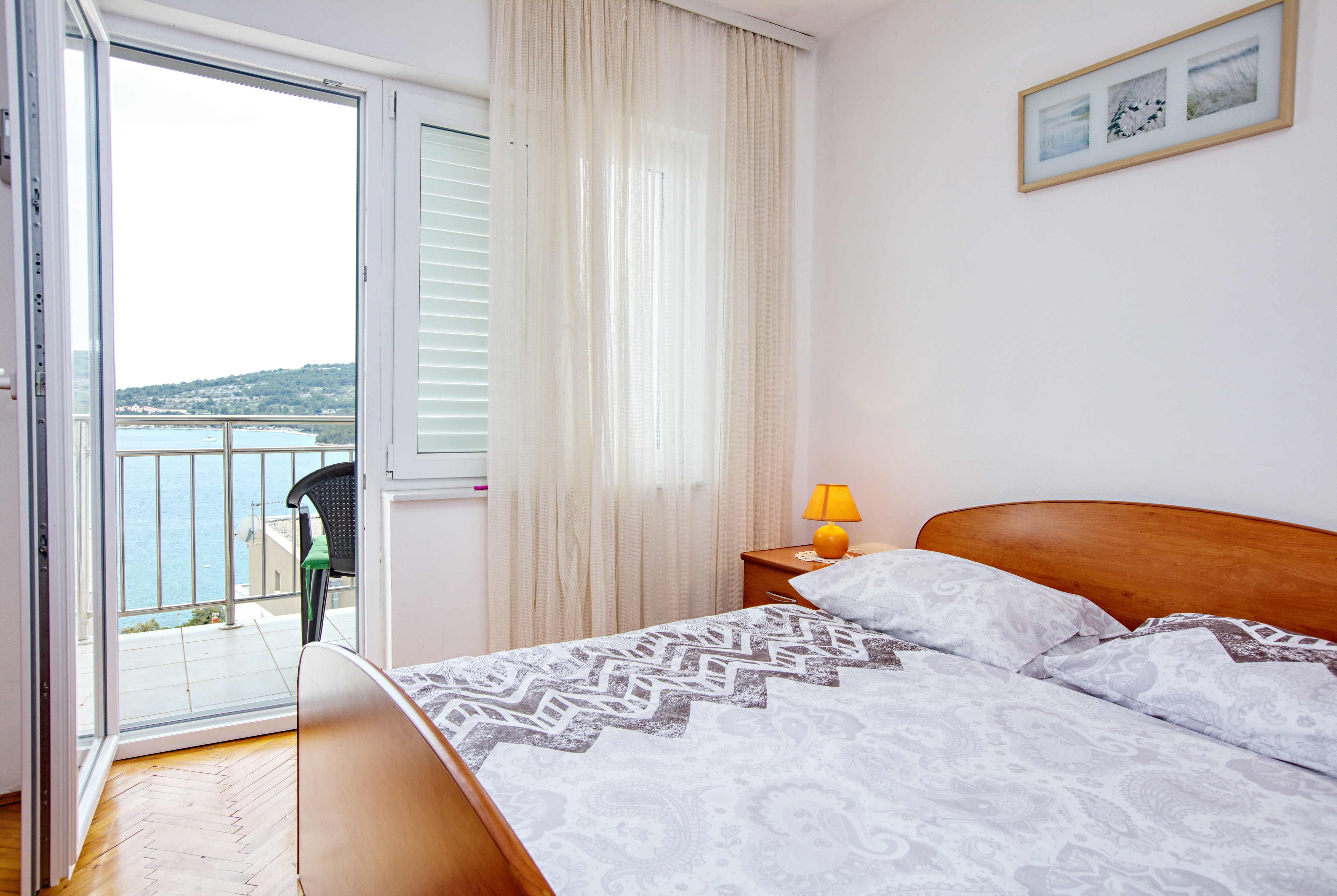 Two bedroom apartment with balcony and sea view Tisno, Murter  A-a