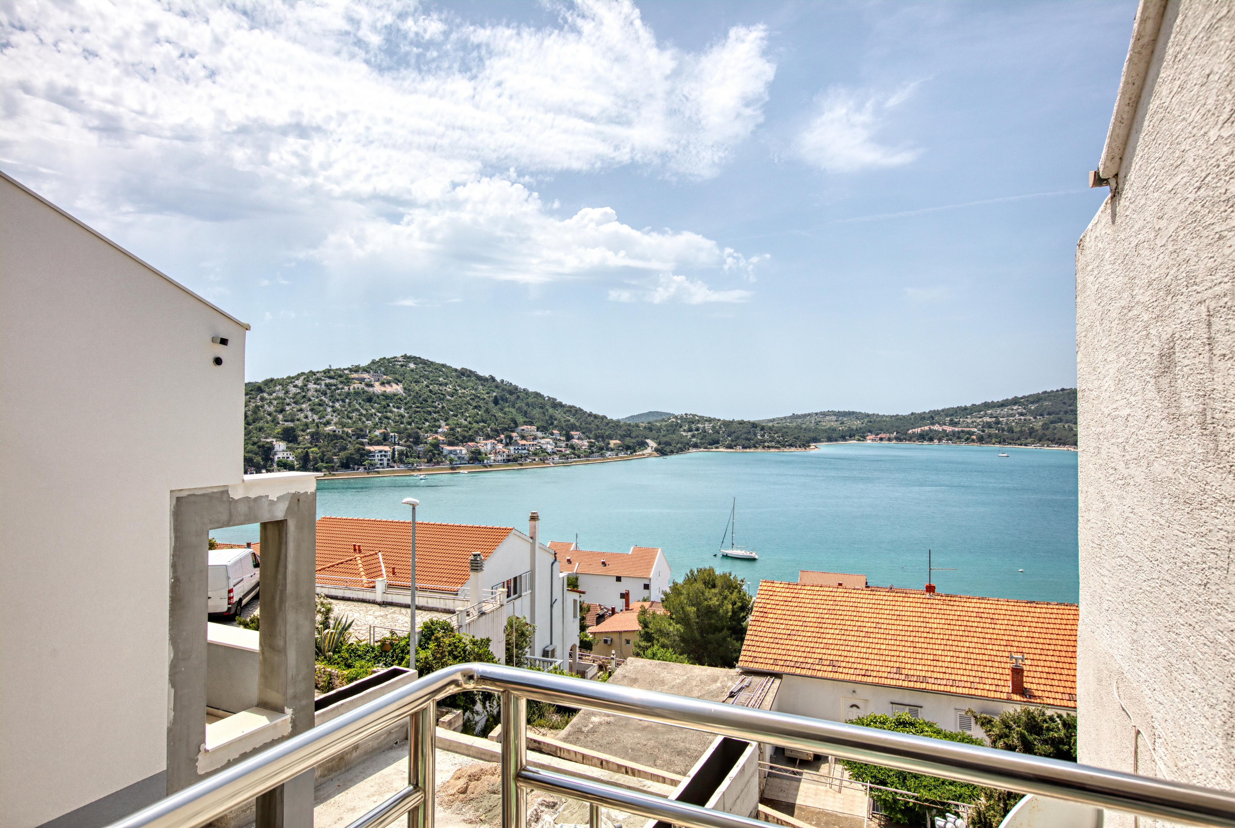 Two bedroom apartment with balcony and sea view Tisno, Murter  A-b