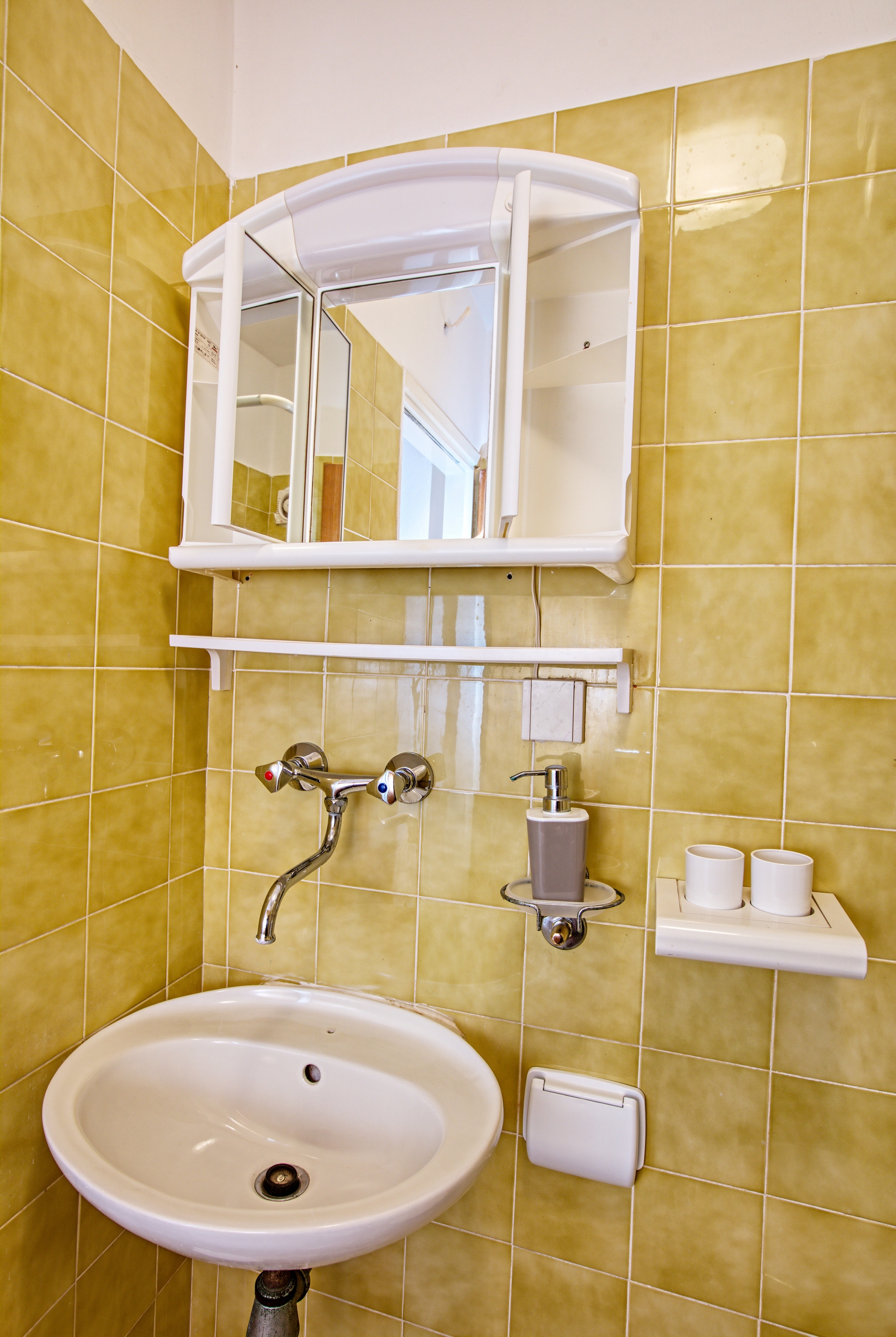 Two bedroom apartment with balcony and sea view Tisno, Murter  A-b