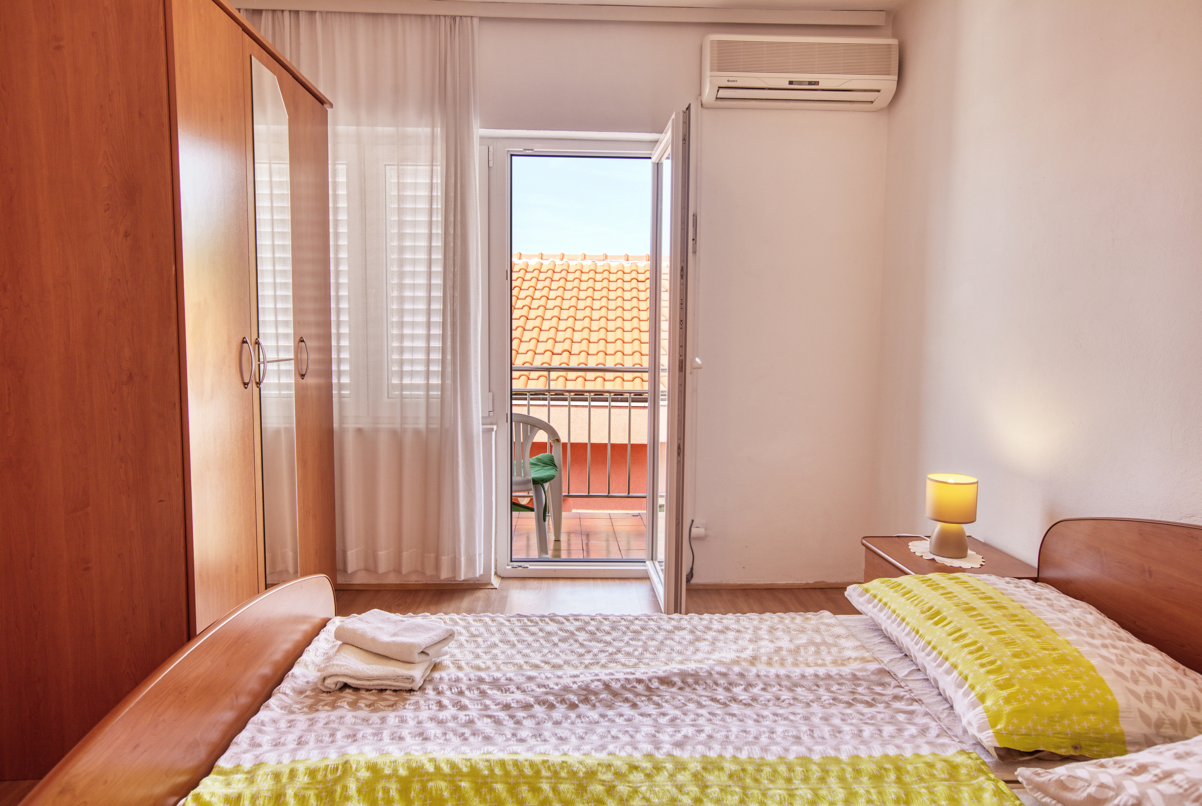 Two bedroom apartment with balcony and sea view Tisno, Murter  A-b