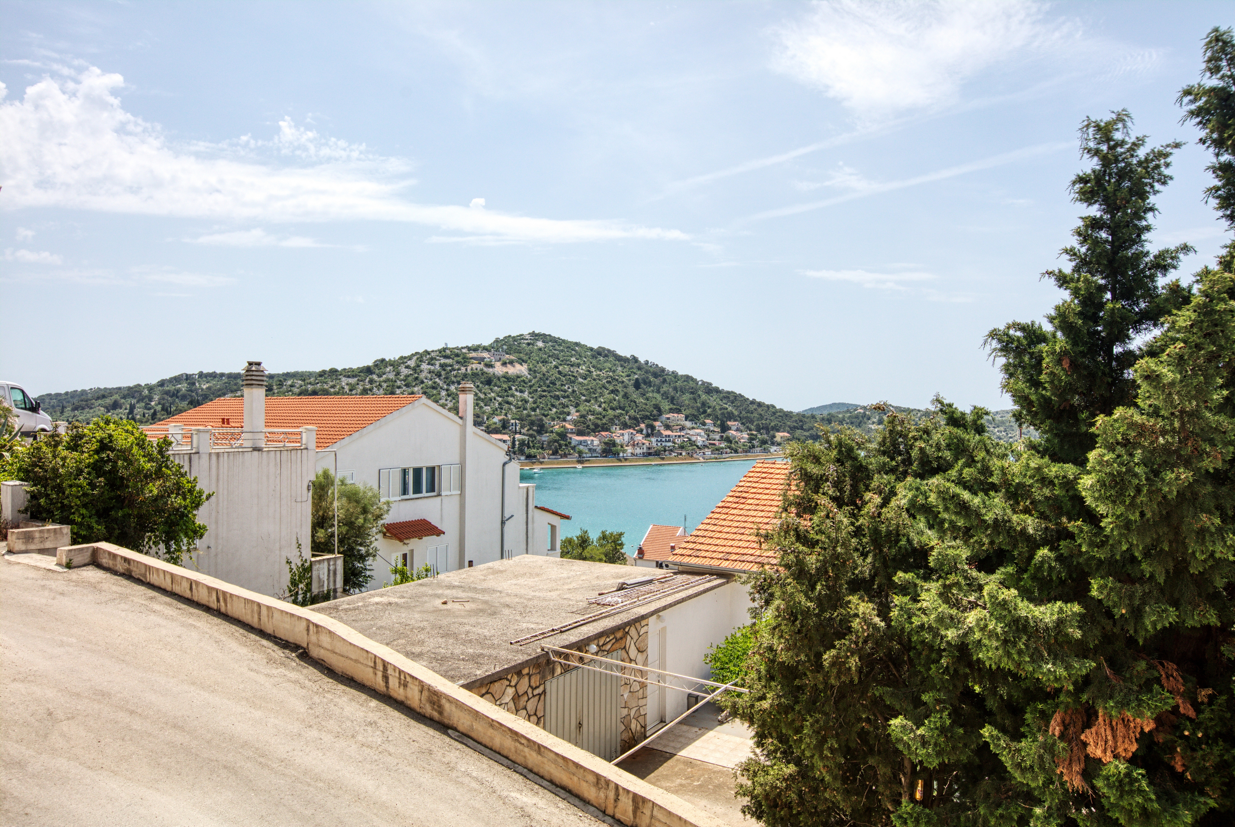 One bedroom apartment with terrace and sea view Tisno, Murter  A-c