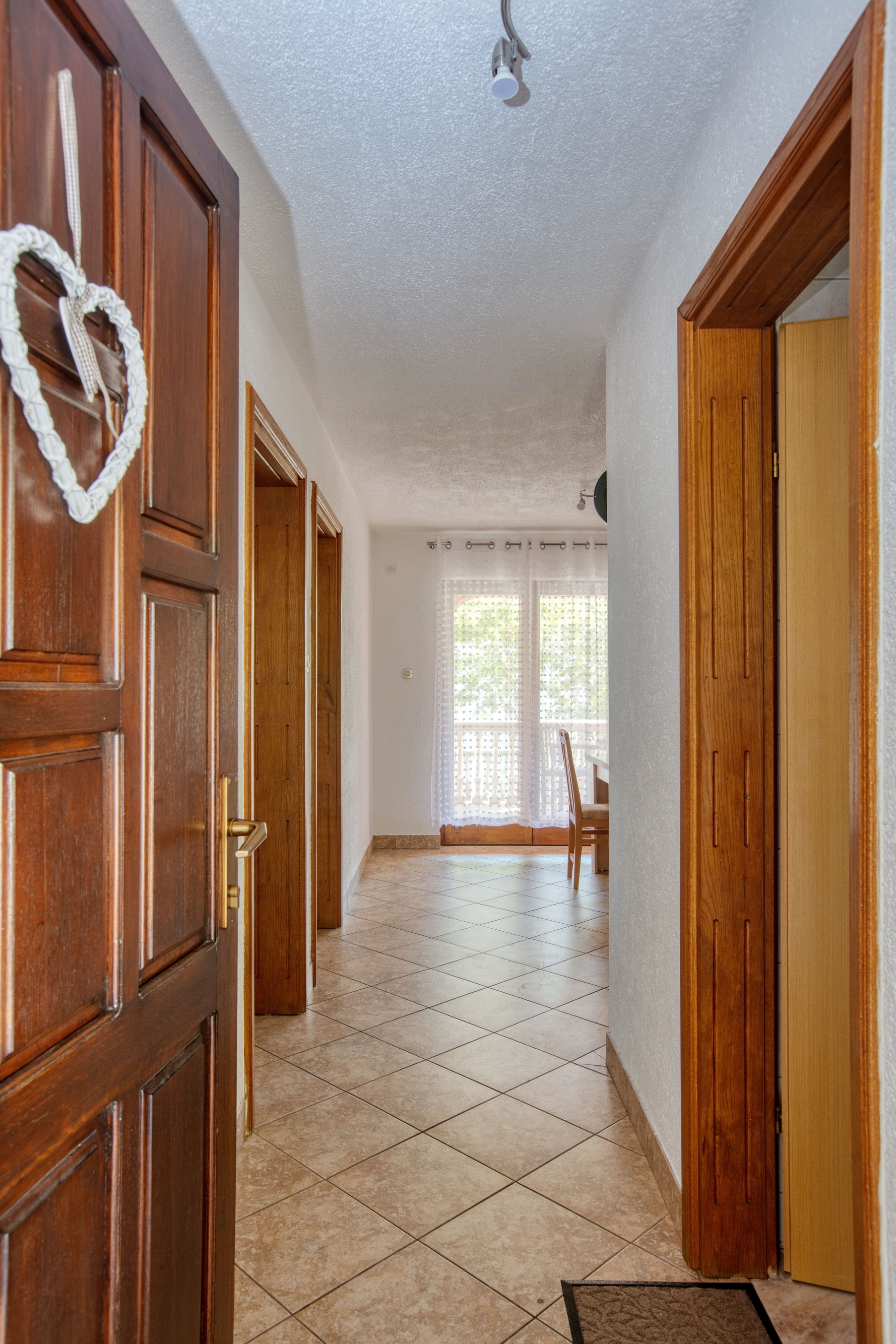 Two bedroom apartment with terrace Jezera, Murter  A-b