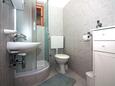 Tisno, Bathroom in the apartment, (pet friendly) and WiFi.