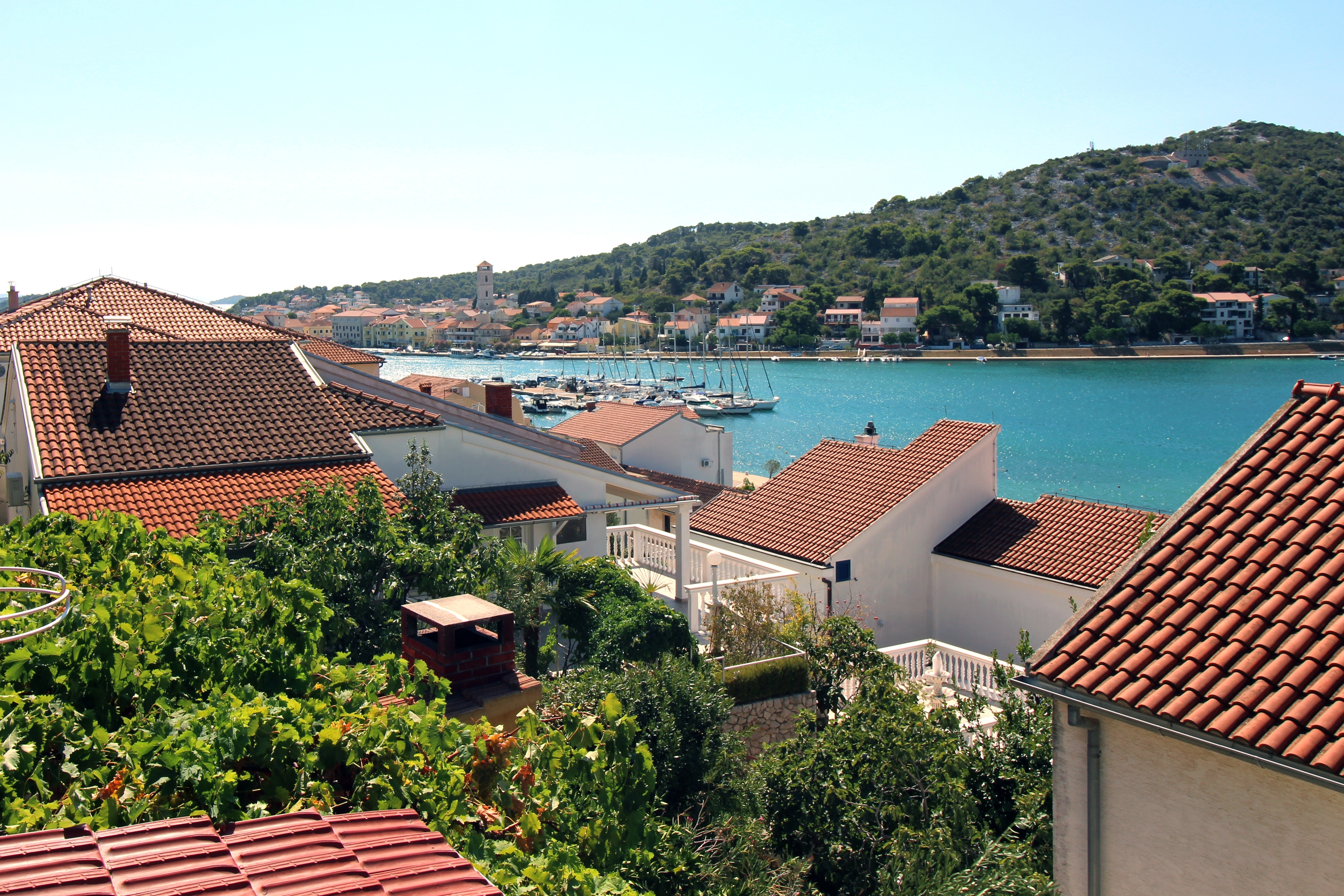 Two bedroom apartment with terrace and sea view Tisno, Murter  A-b