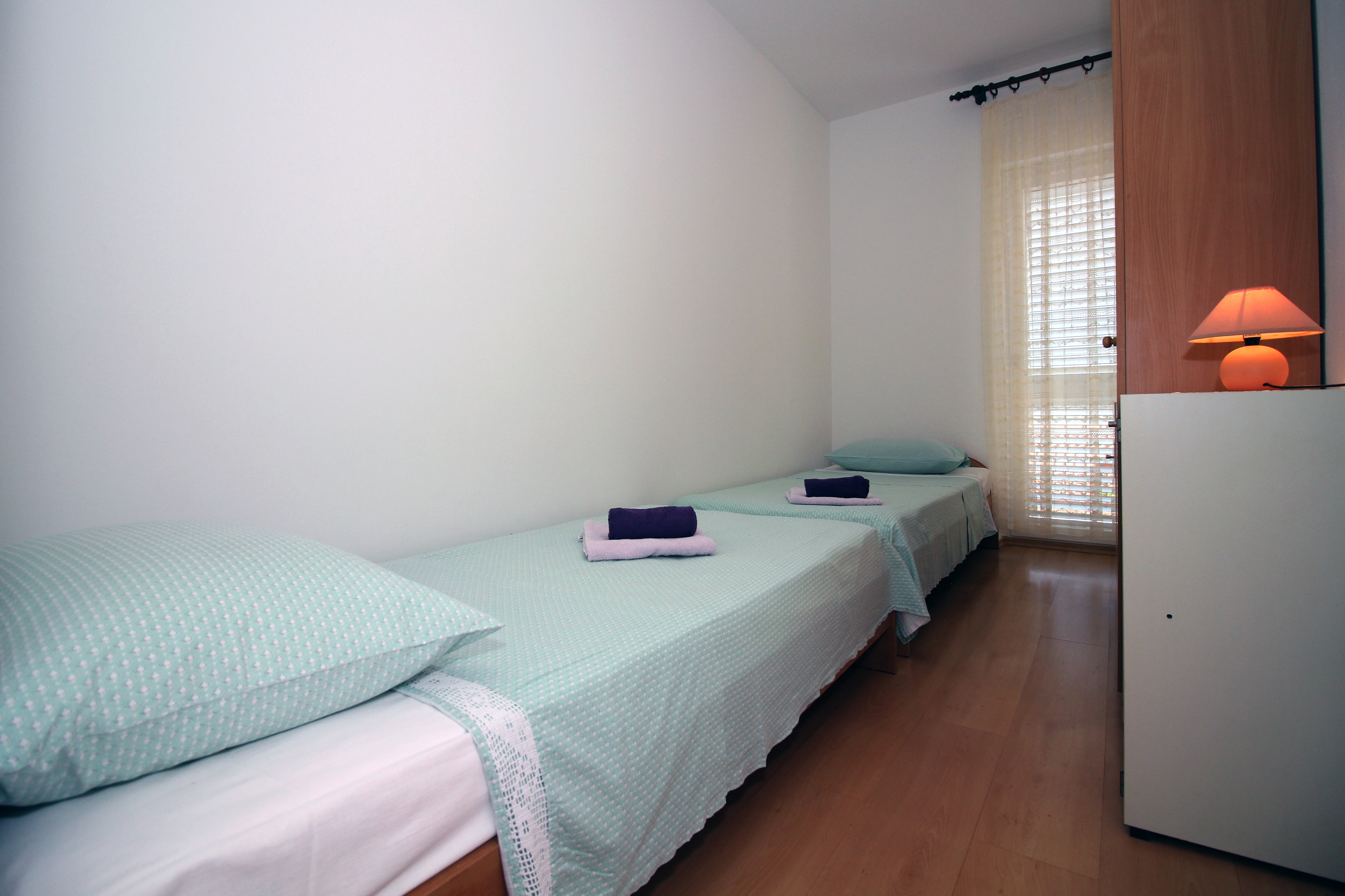 Two bedroom apartment with terrace and sea view Tisno, Murter  A-b