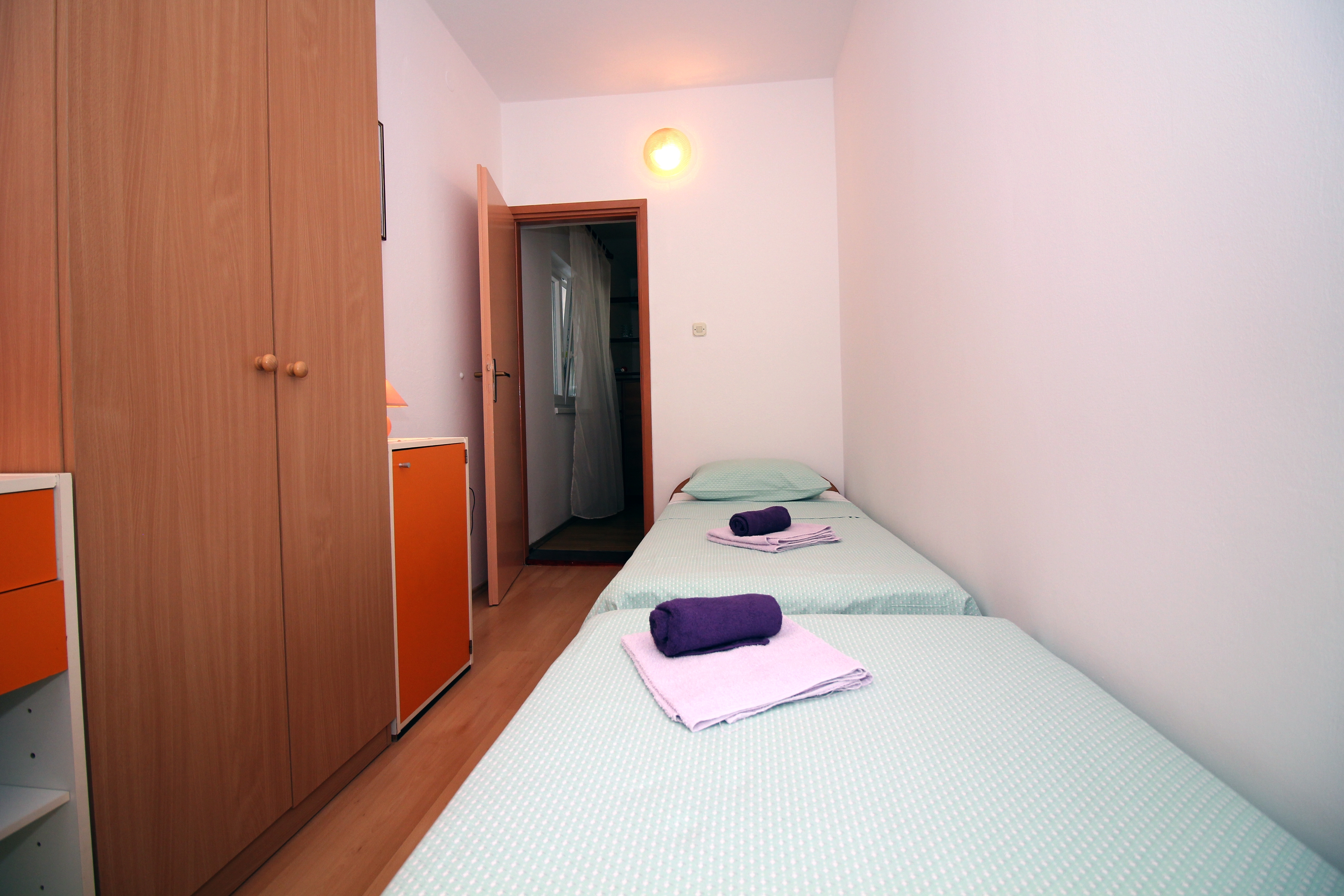 Two bedroom apartment with terrace and sea view Tisno, Murter  A-b