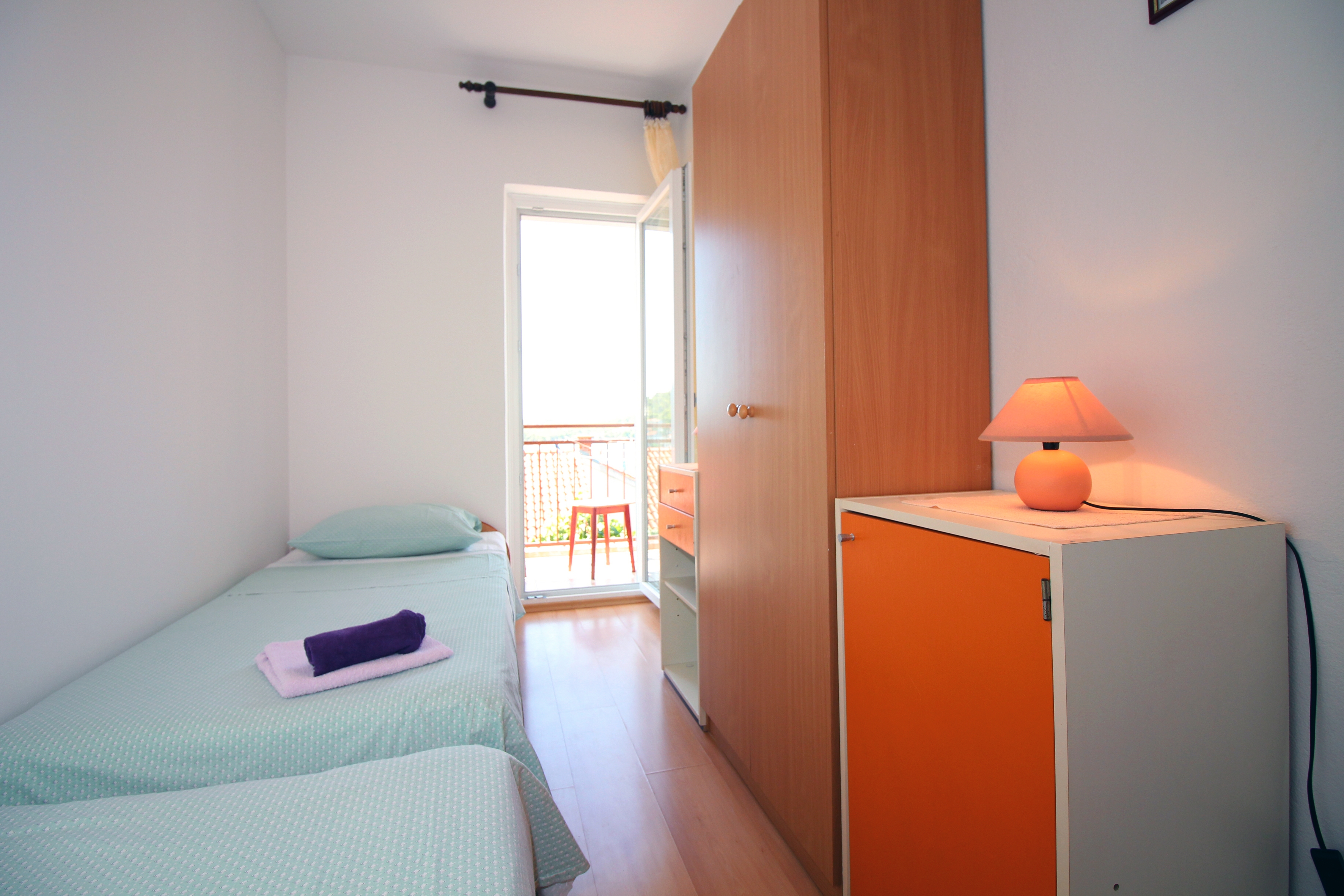 Two bedroom apartment with terrace and sea view Tisno, Murter  A-b