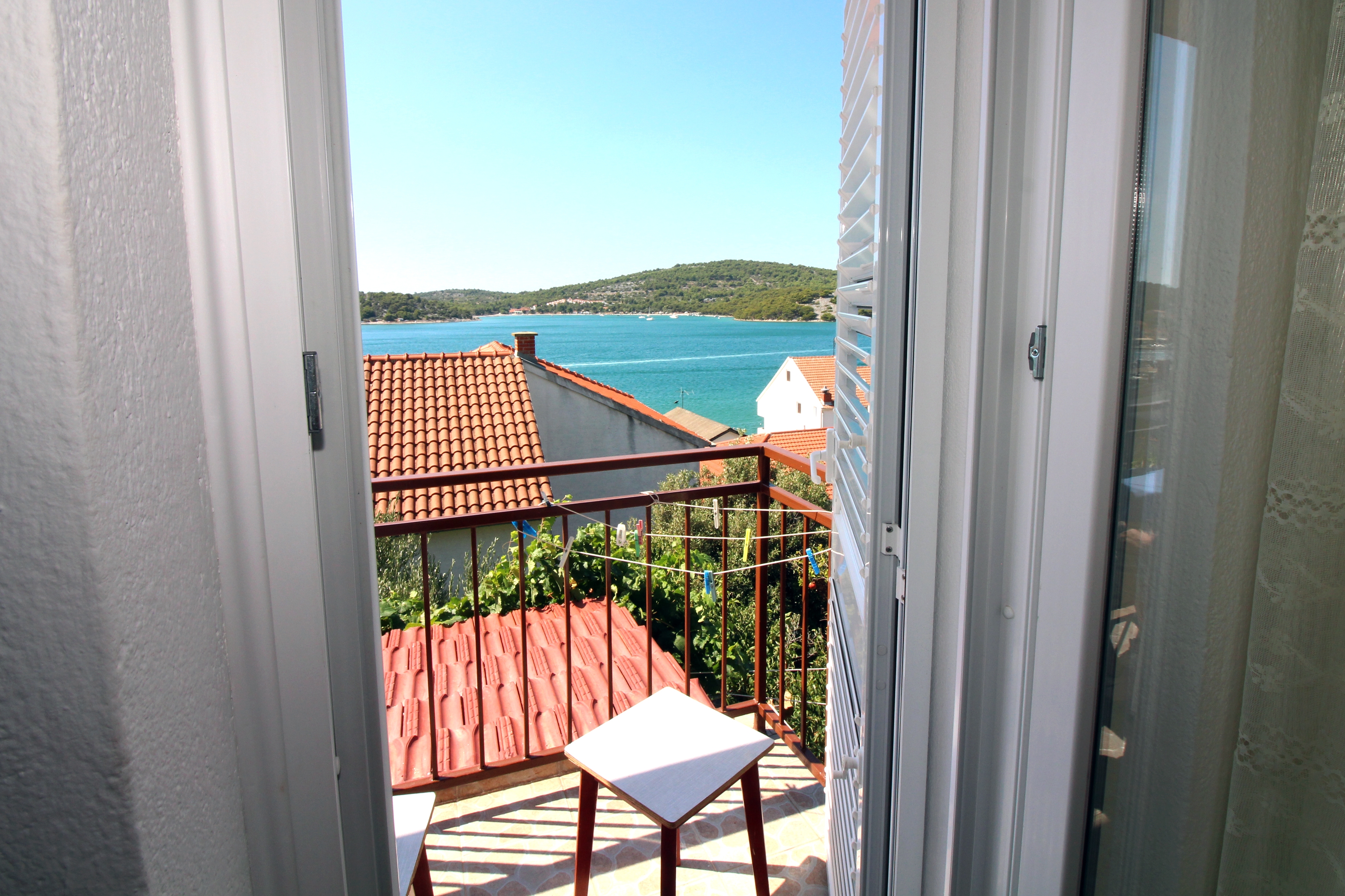 Two bedroom apartment with terrace and sea view Tisno, Murter  A-b