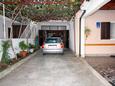 Parking lot Podaca, Makarska, Parking lot 514 - Apartments near sea with pebble beach.