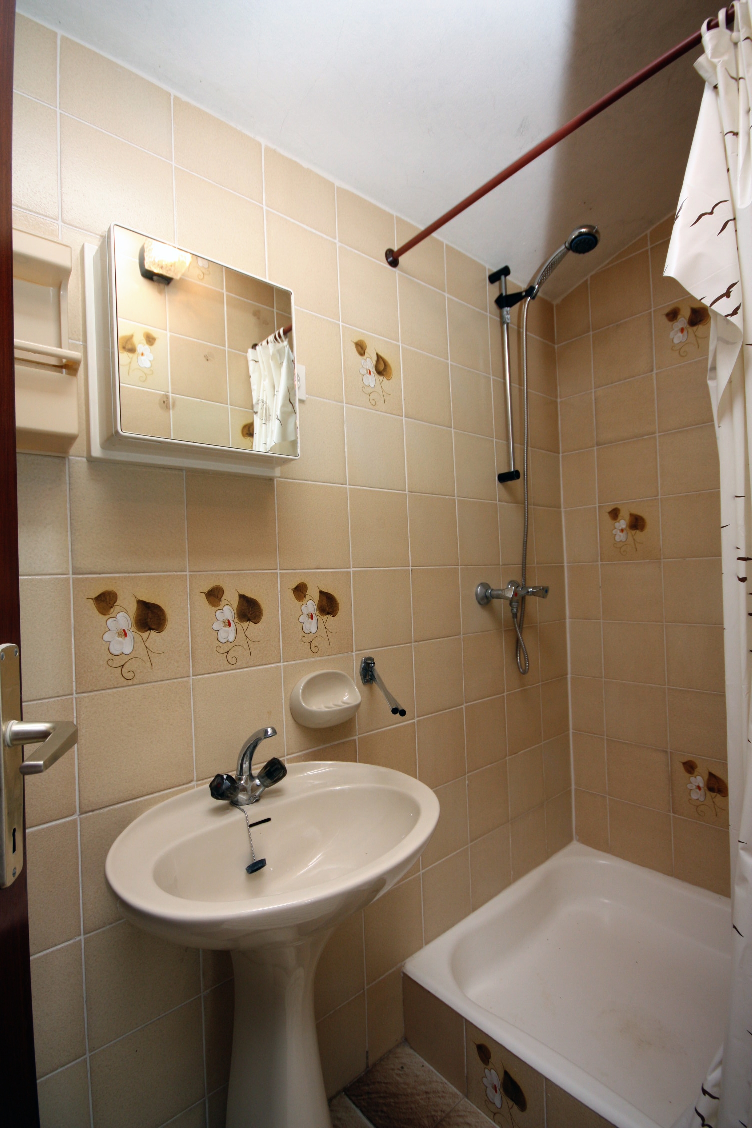 Three bedroom apartment with terrace and sea view Tisno, Murter  A-a