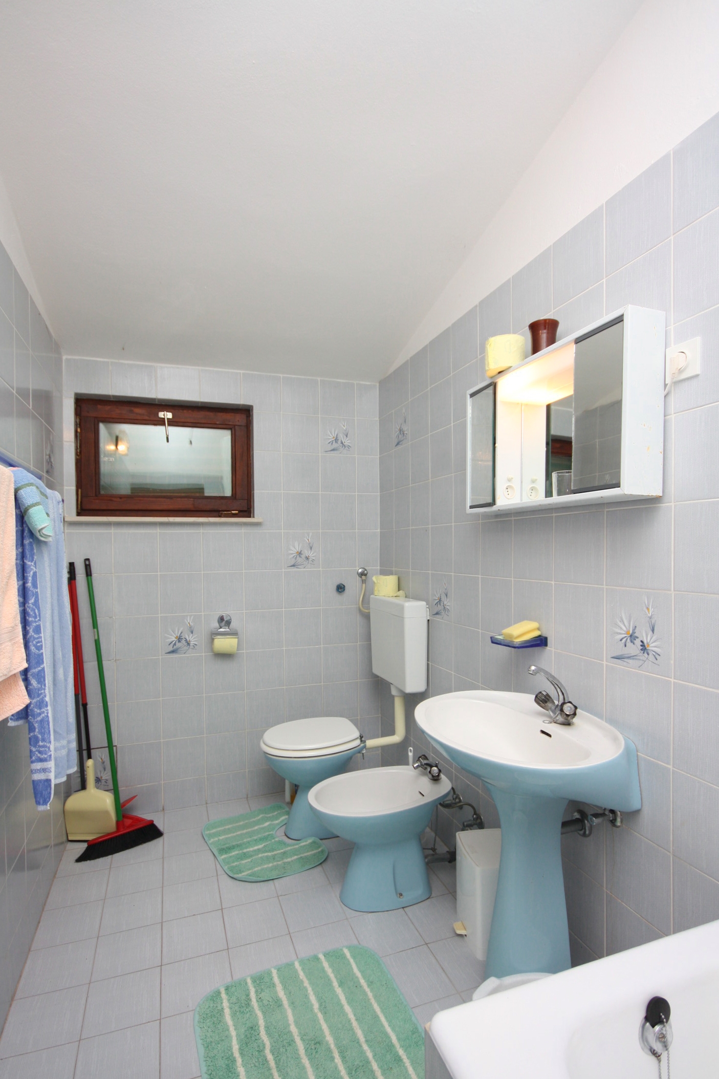 Three bedroom apartment with terrace and sea view Tisno, Murter  A-a