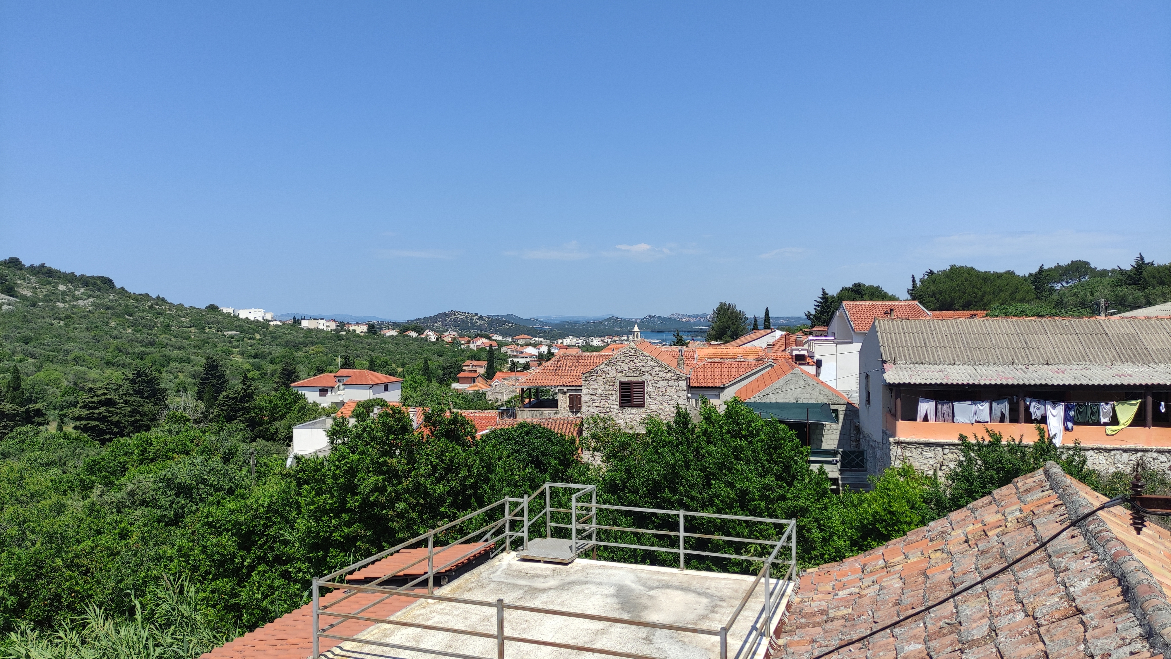 One bedroom apartment with terrace and sea view Murter  A-a