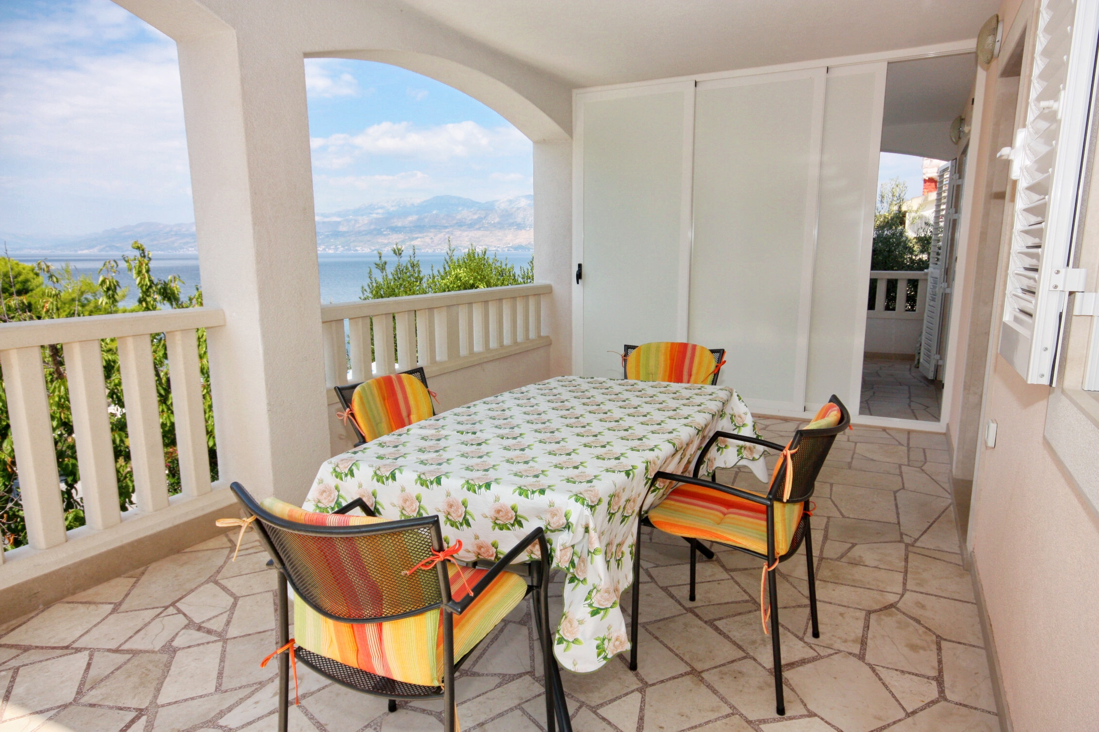 One bedroom apartment near beach Postira, Brač (A-5152-b) One bedroom apartment near beach Postira, Brač (A-5152-b)