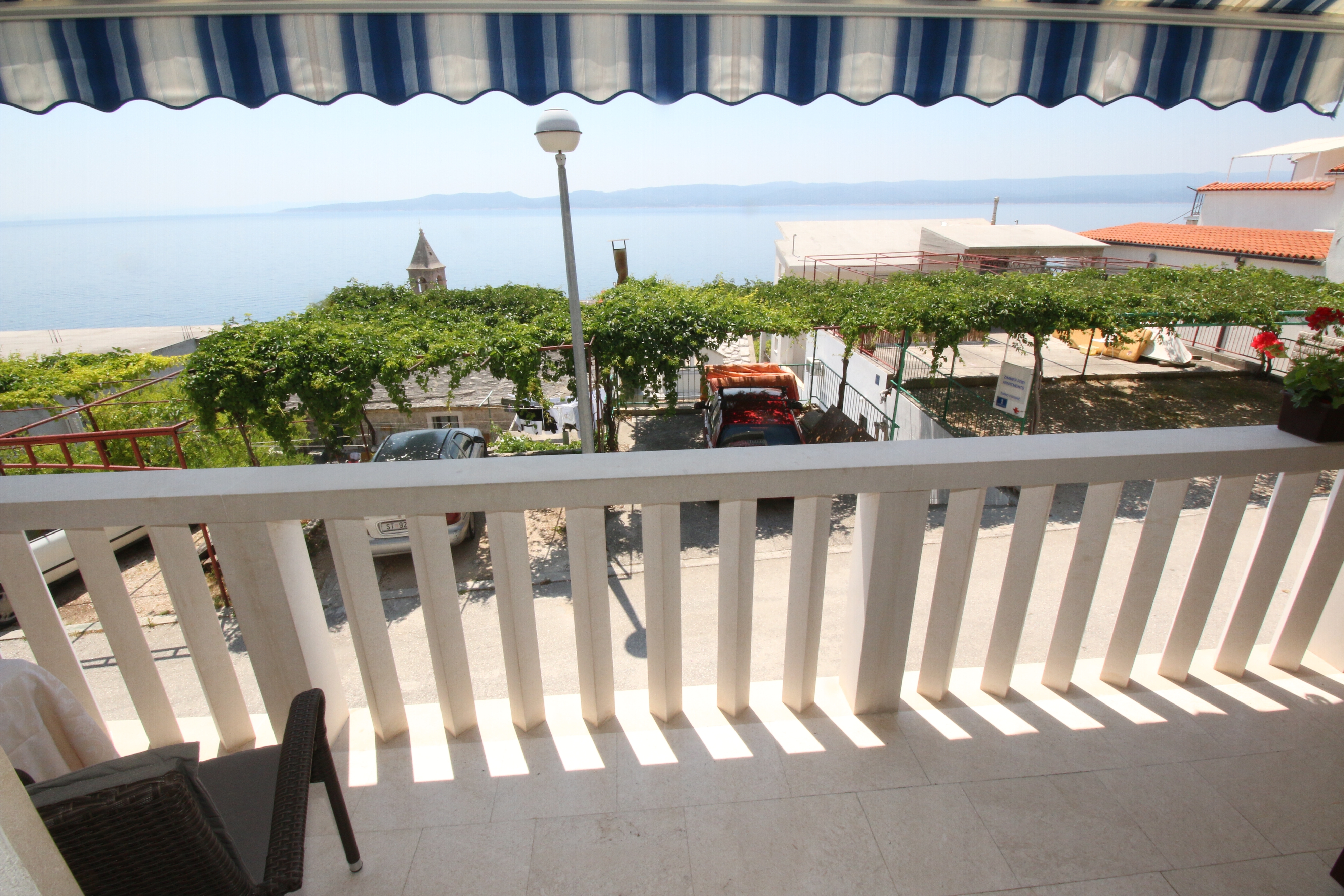 Two bedroom apartment with terrace and sea view Pisak, Omiš  A-a