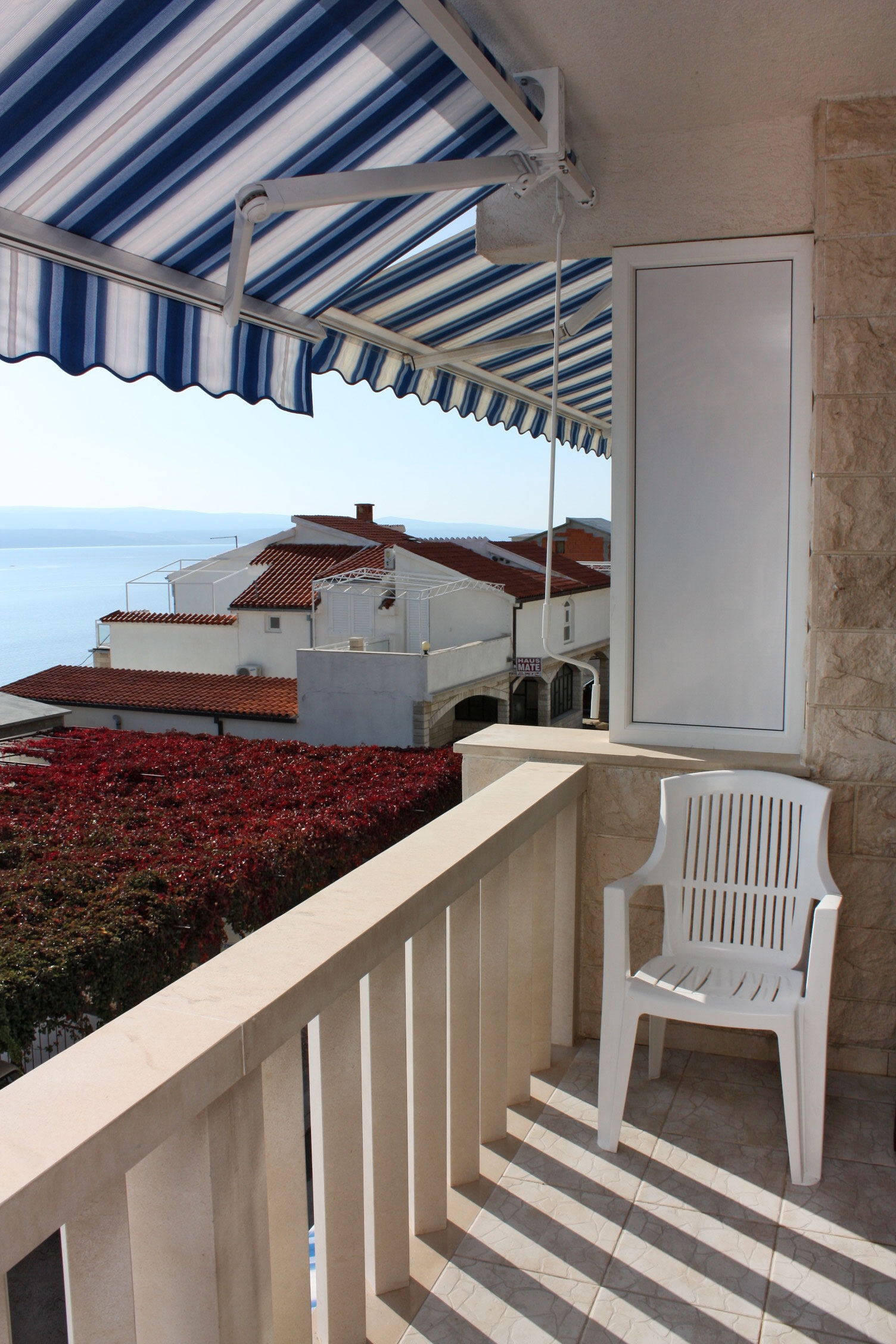 One bedroom apartment with terrace and sea view Pisak, Omiš  A-c
