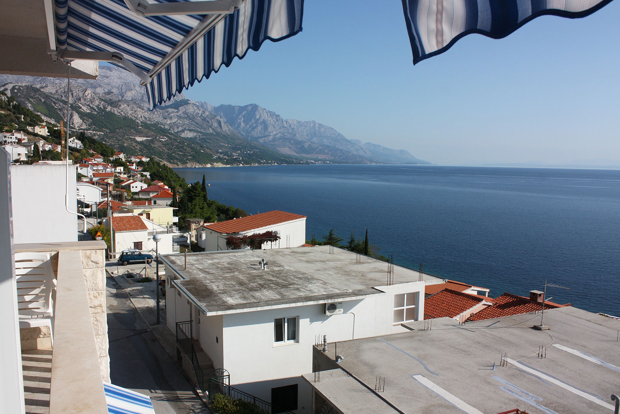One bedroom apartment with terrace and sea view Pisak, Omiš  A-c