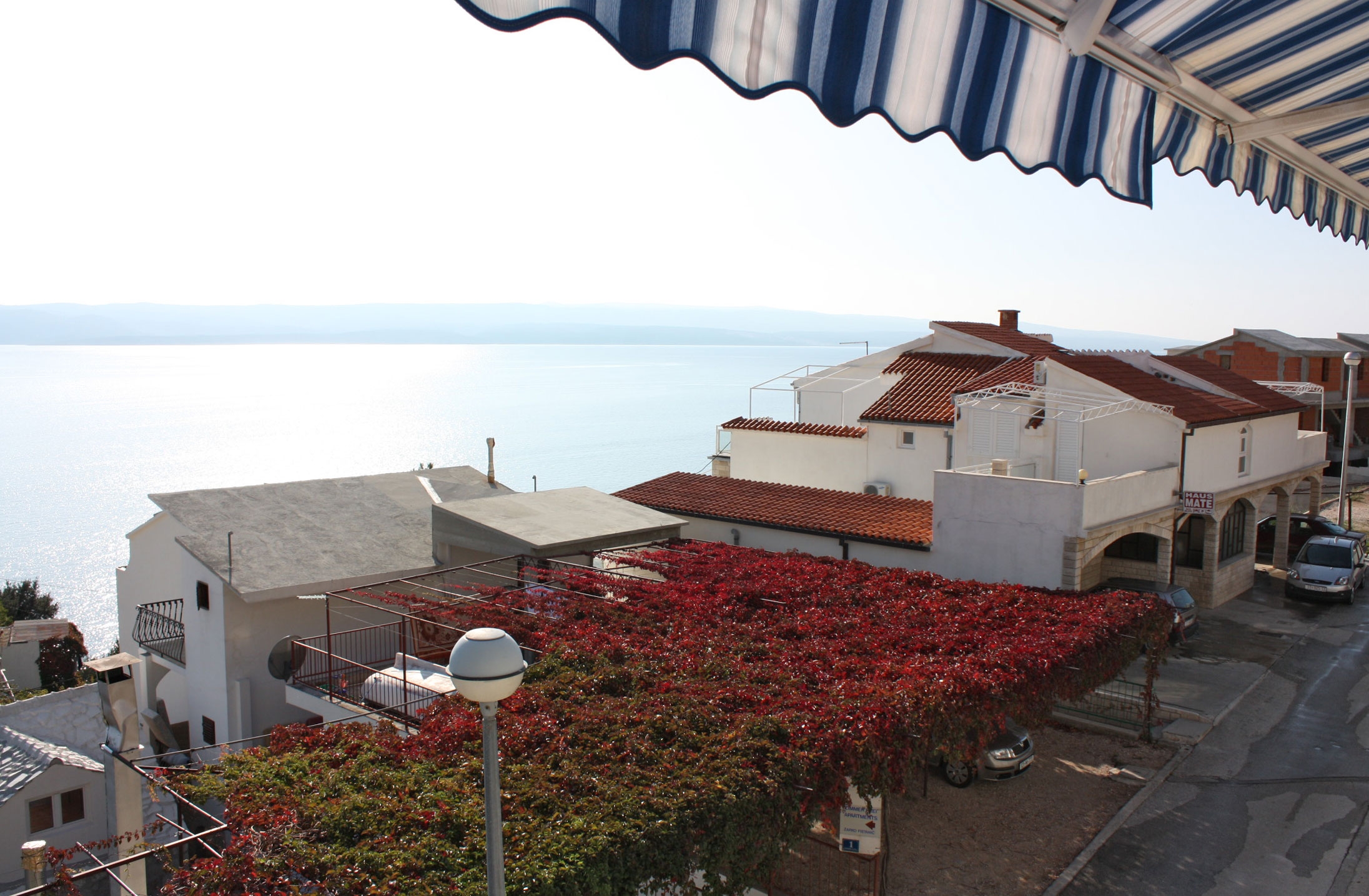 One bedroom apartment with terrace and sea view Pisak, Omiš  A-c