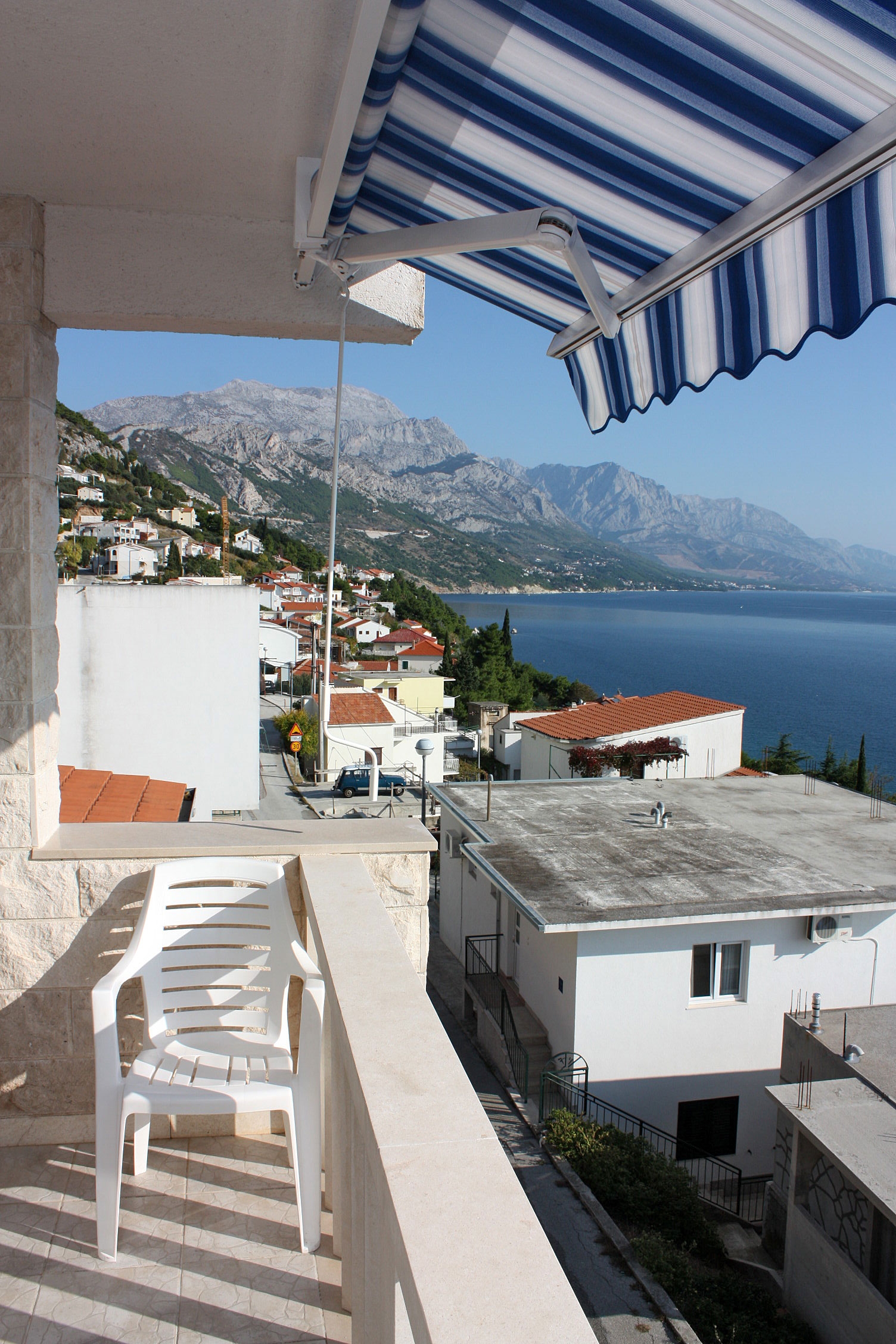 One bedroom apartment with balcony and sea view Pisak, Omiš  A-d