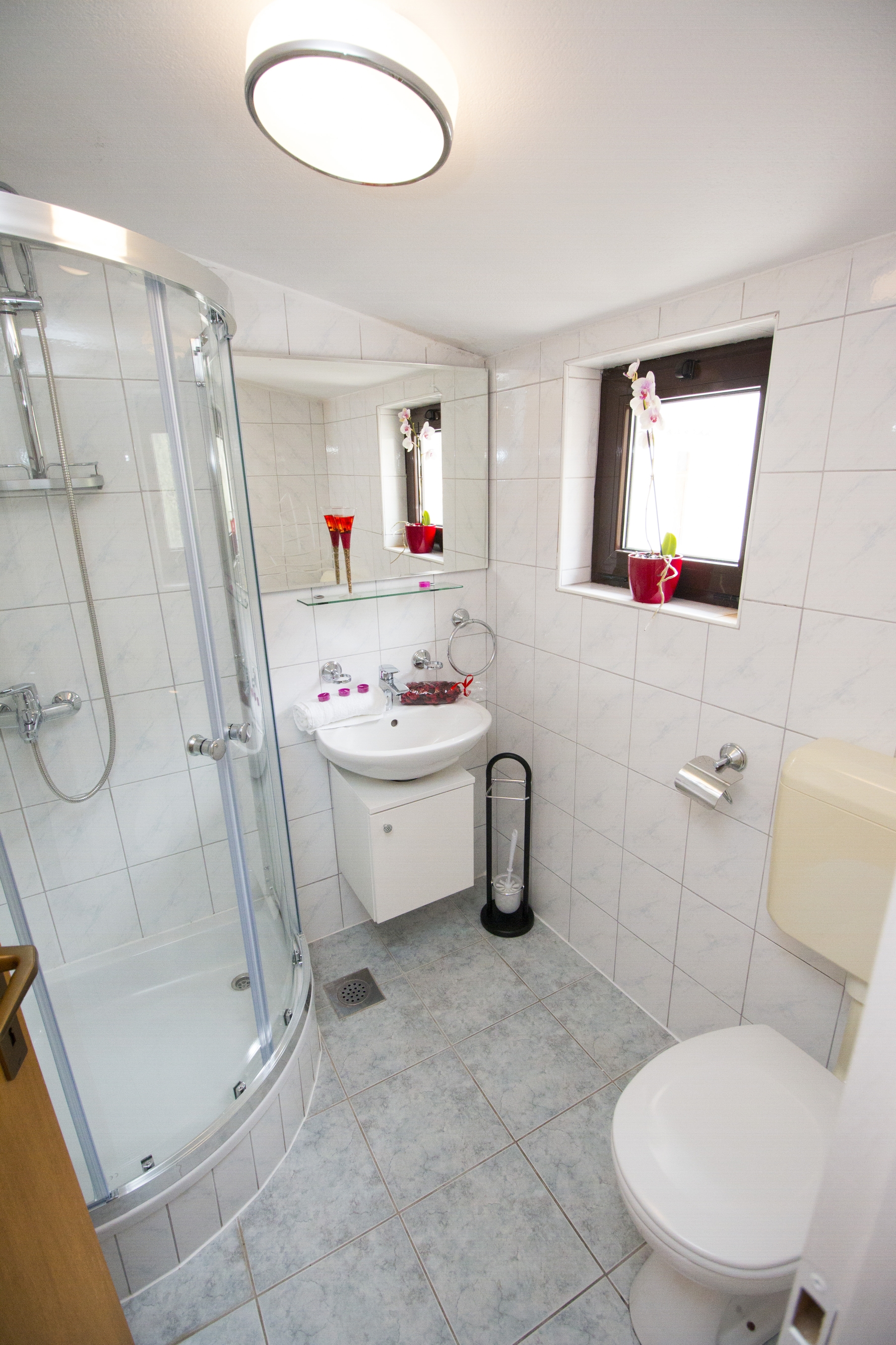 Two bedroom apartment with terrace and sea view Pisak, Omiš  A-e
