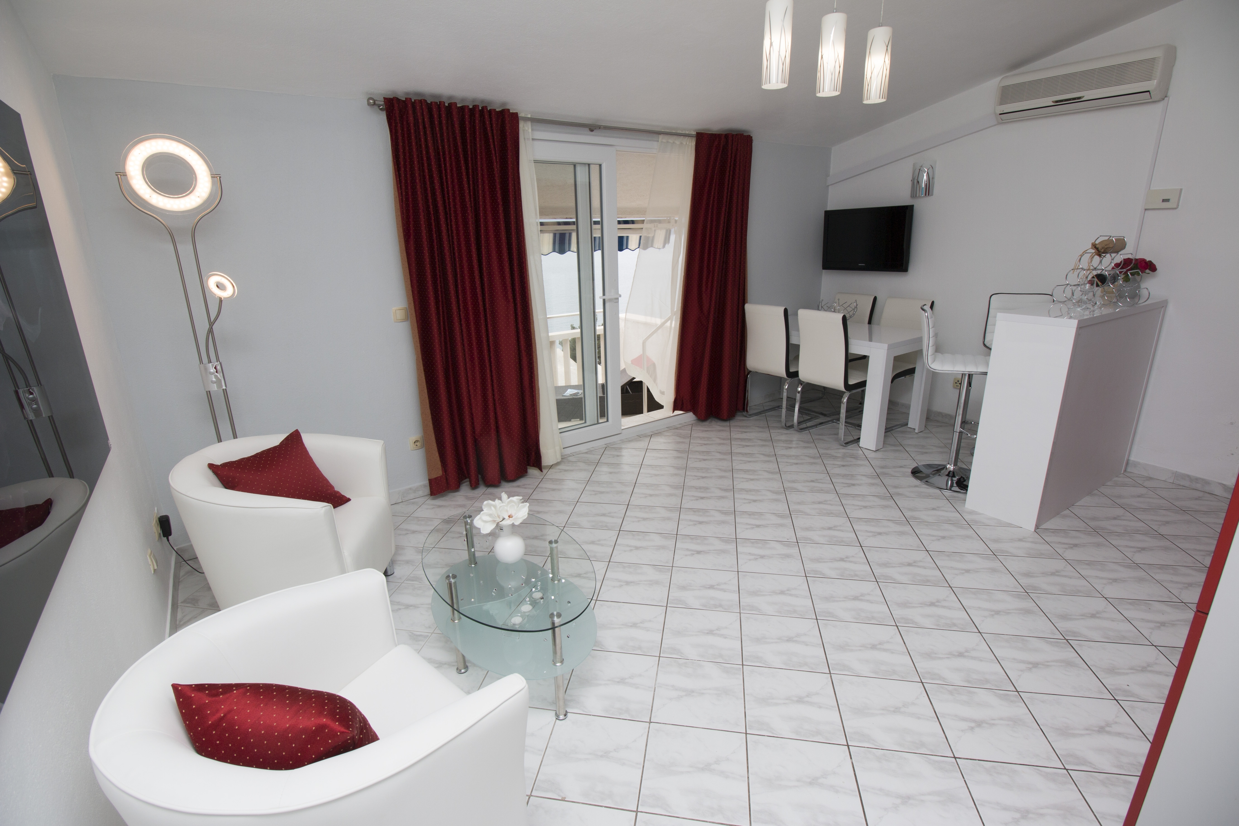 Two bedroom apartment with terrace and sea view Pisak, Omiš (A-5154-e)