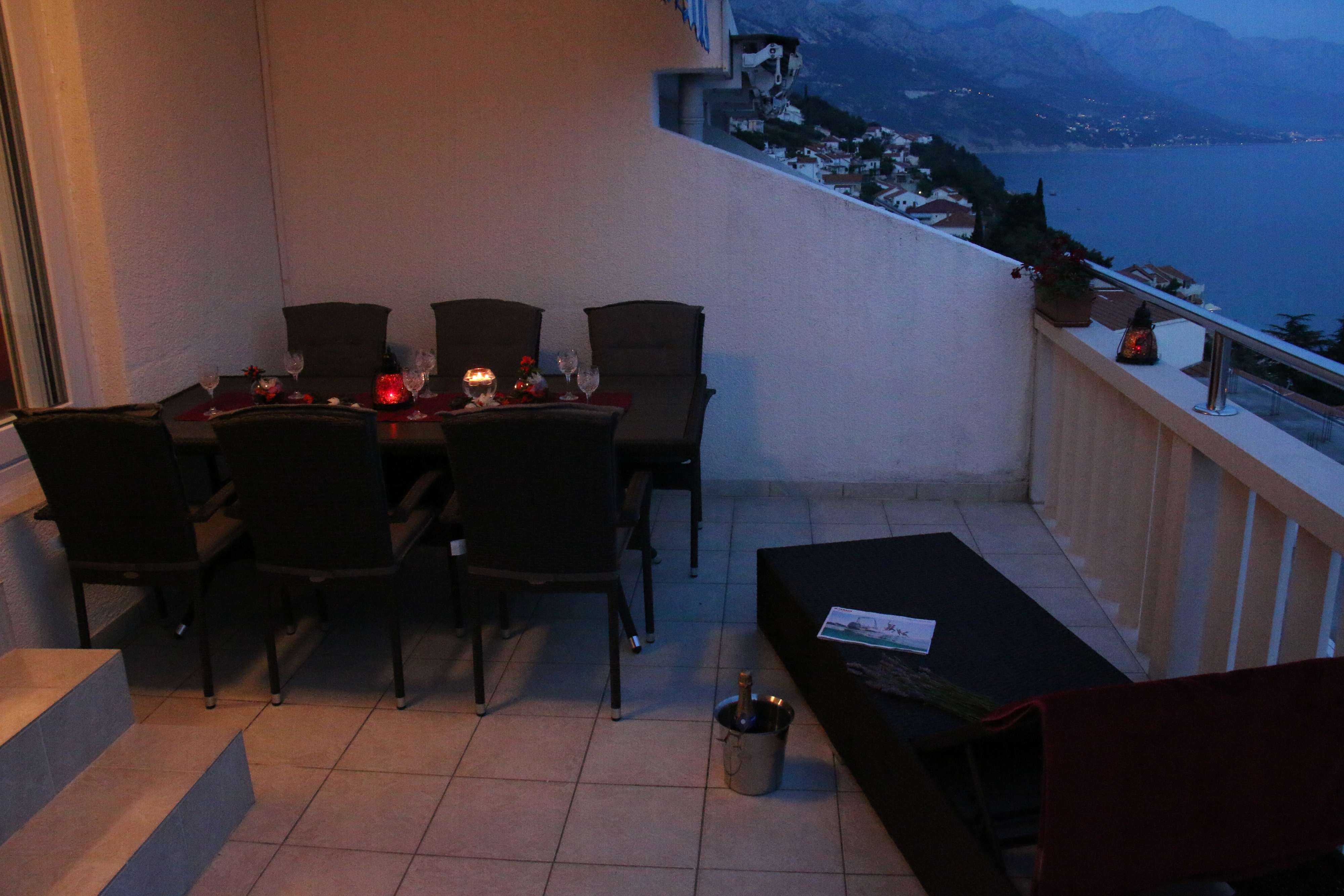 Two bedroom apartment with terrace and sea view Pisak, Omiš  A-e