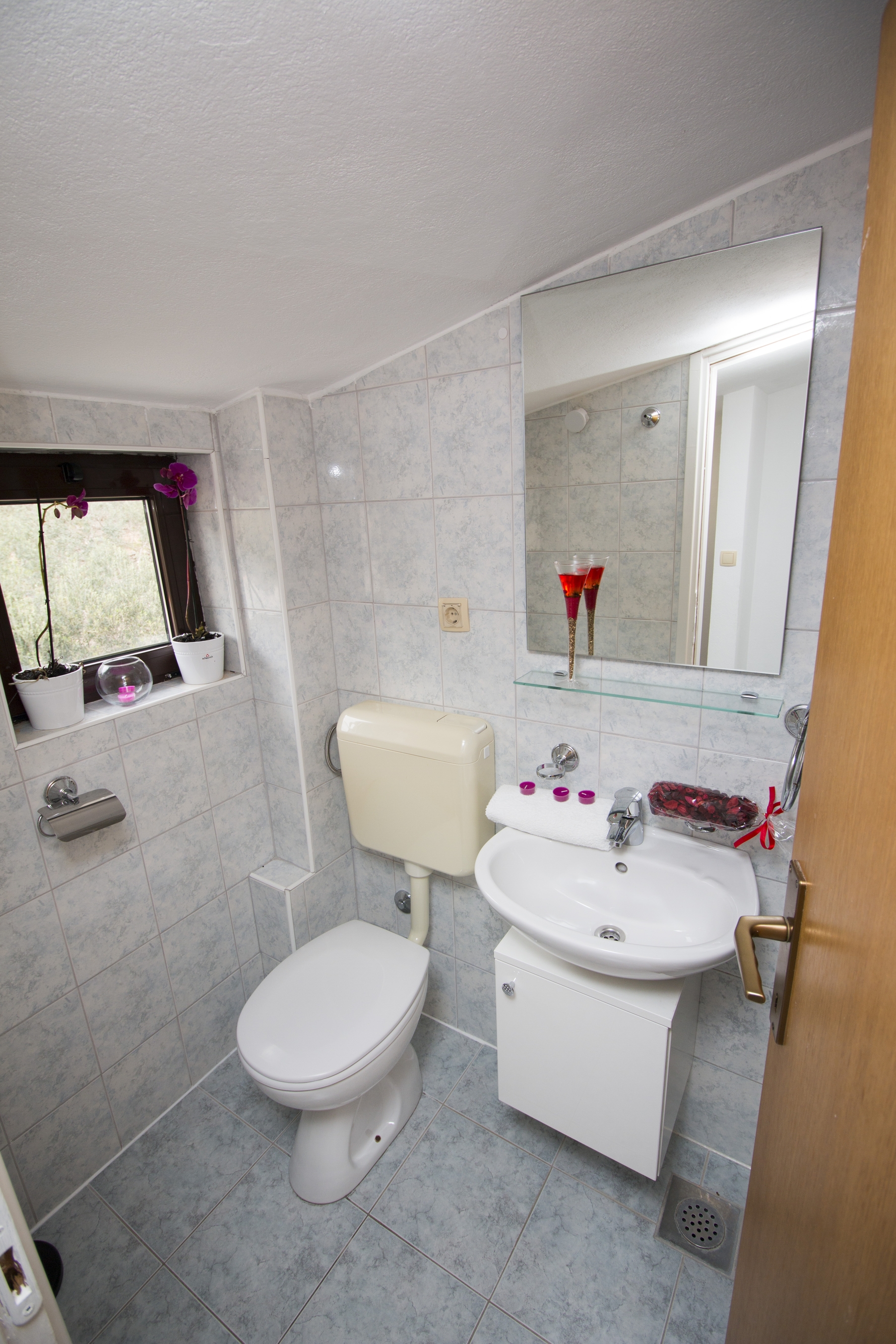 Two bedroom apartment with terrace and sea view Pisak, Omiš  A-g
