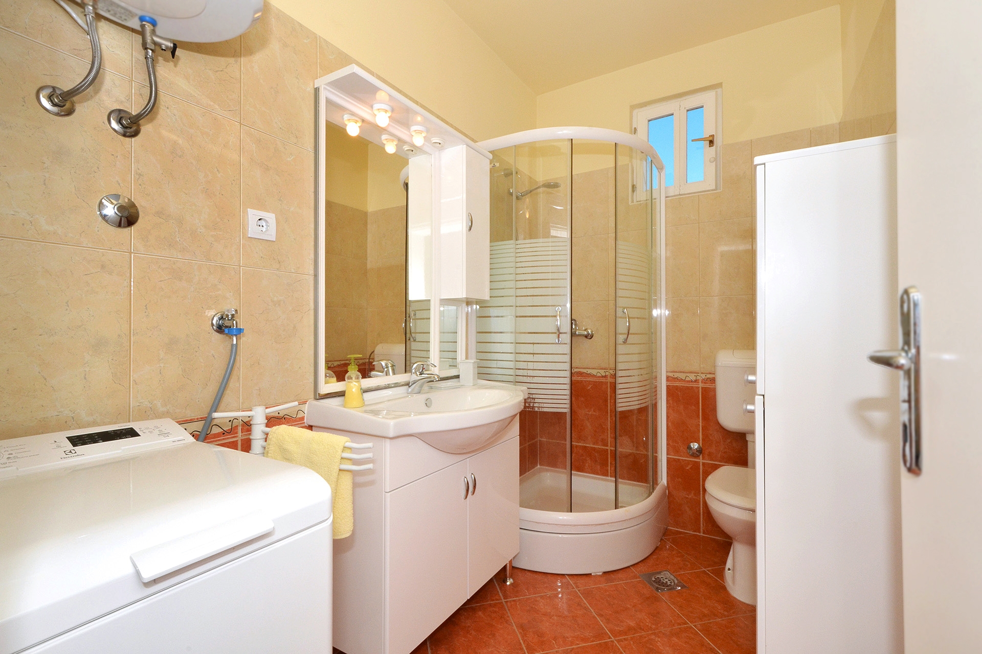 Two bedroom apartment with terrace and sea view Slatine, Čiovo  A-a