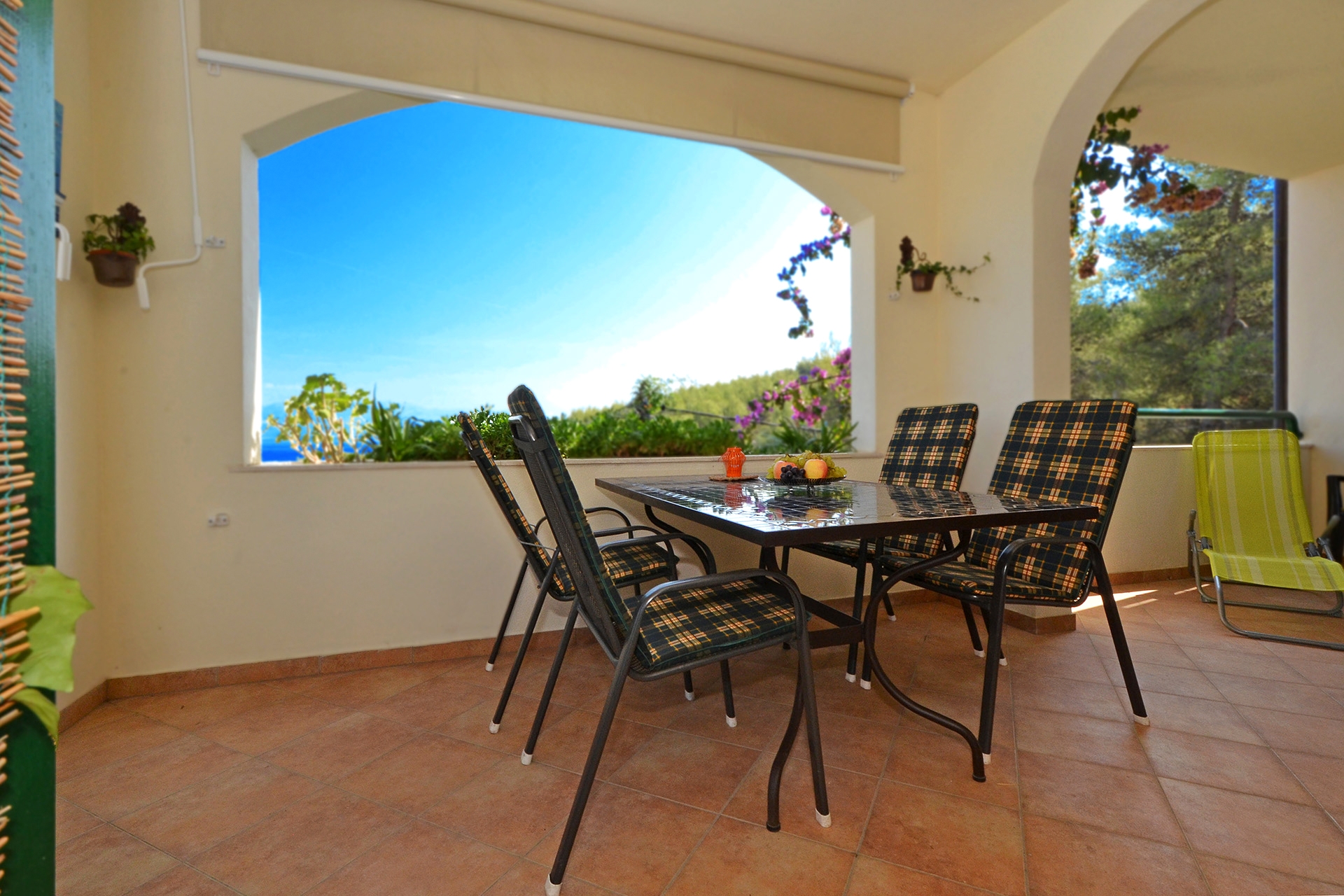 Two bedroom apartment with terrace and sea view Slatine, Čiovo  A-a