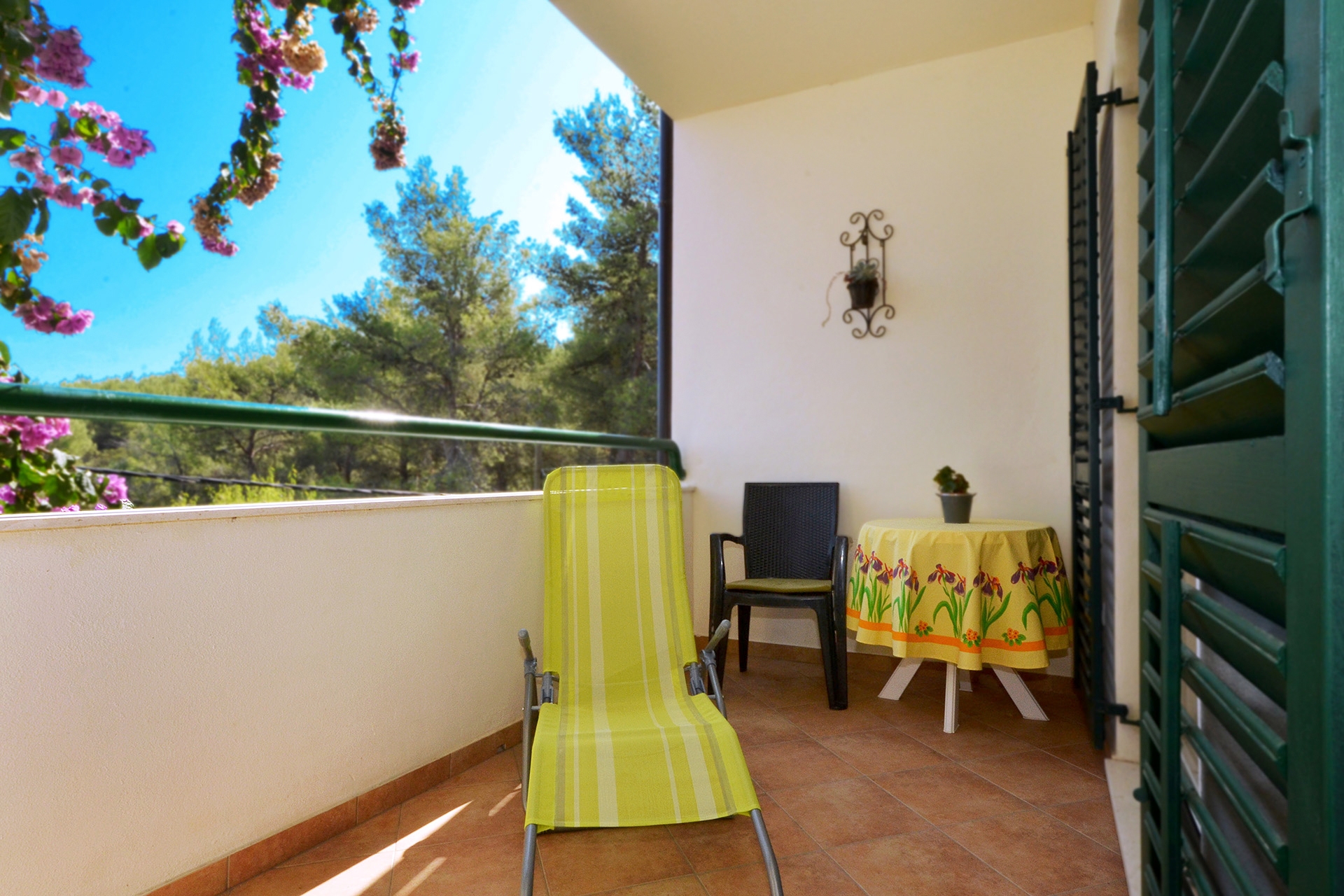 Two bedroom apartment with terrace and sea view Slatine, Čiovo  A-a