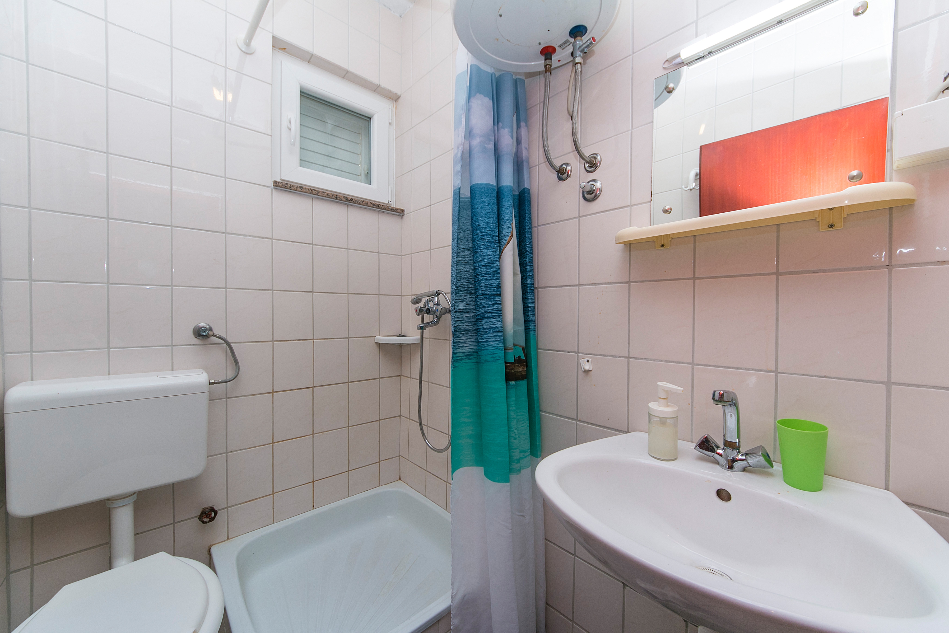 Comfortable and spacious apartment with terrace Podaca, Makarska  A-a