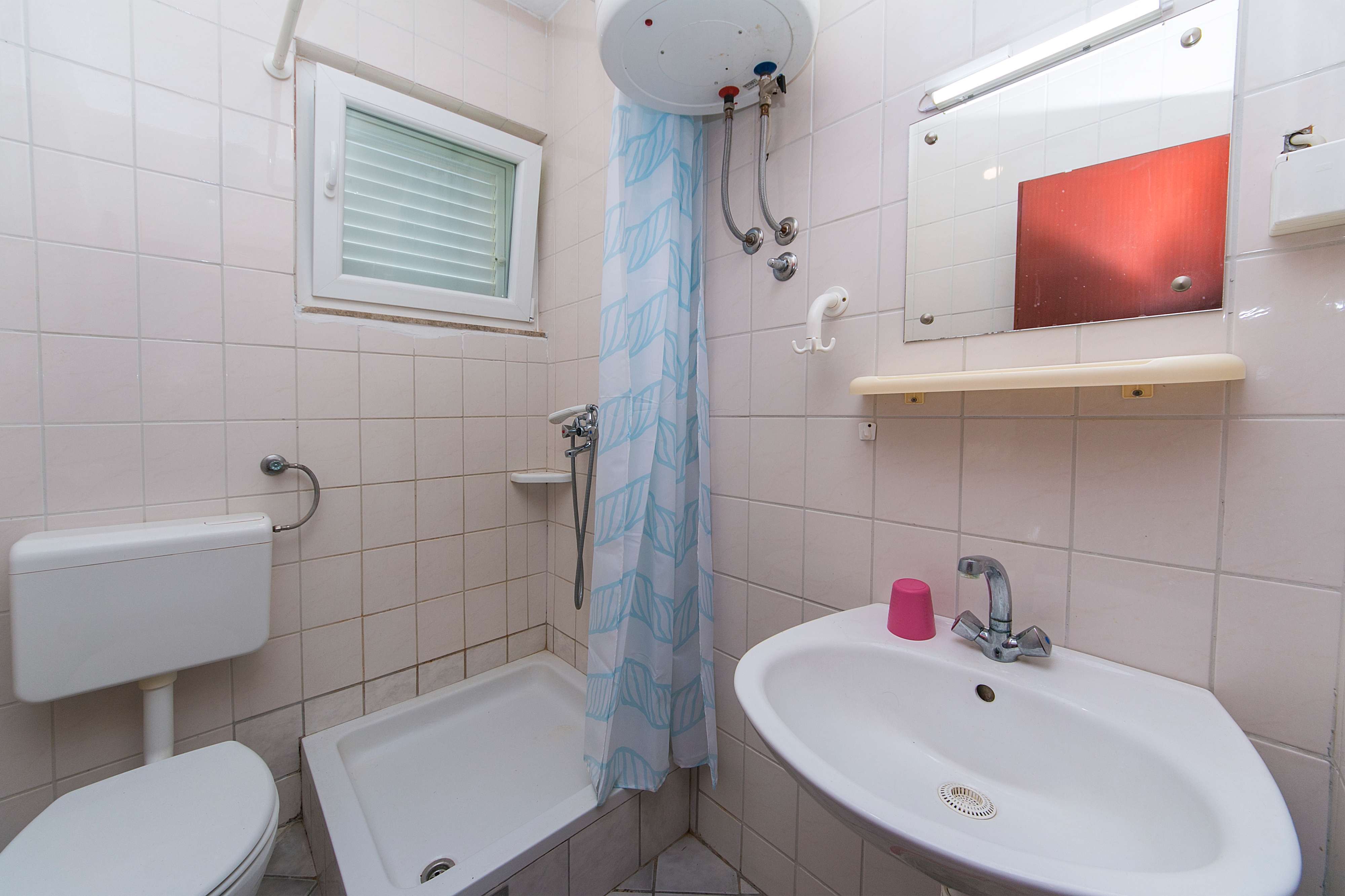 Comfortable and spacious apartment with terrace Podaca, Makarska  A-a
