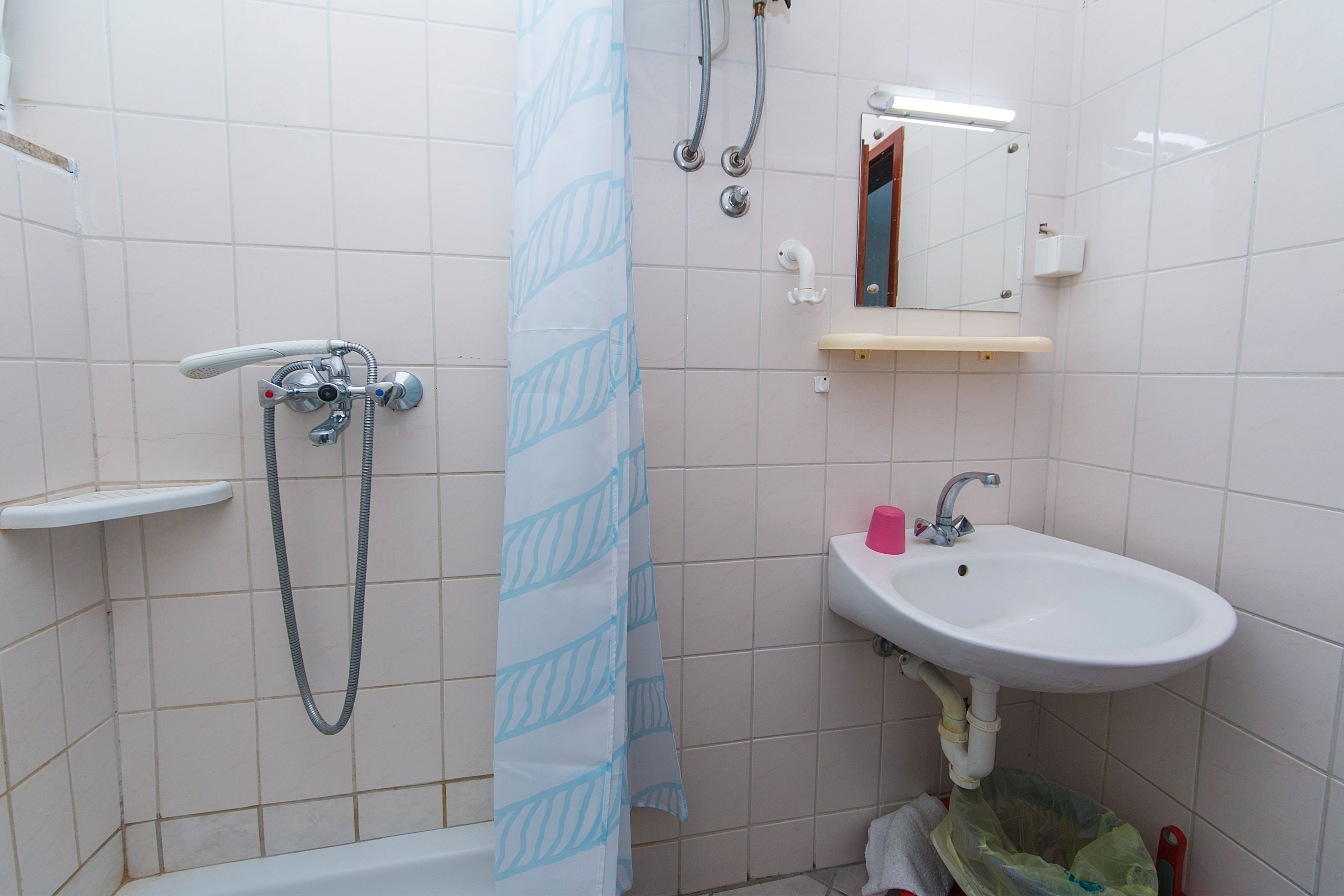 Comfortable and spacious apartment with terrace Podaca, Makarska  A-a