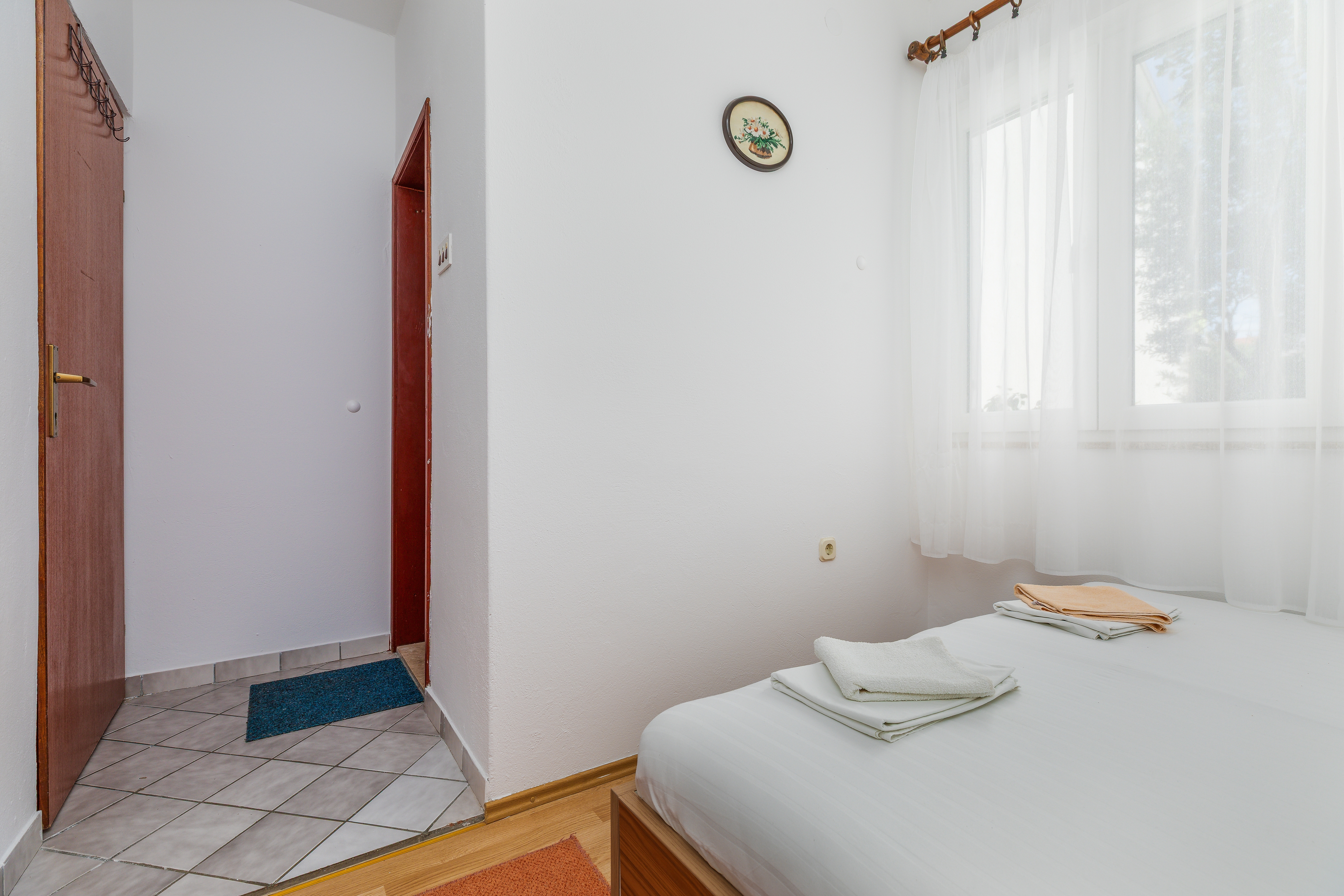 Comfortable and spacious apartment with terrace Podaca, Makarska  A-a