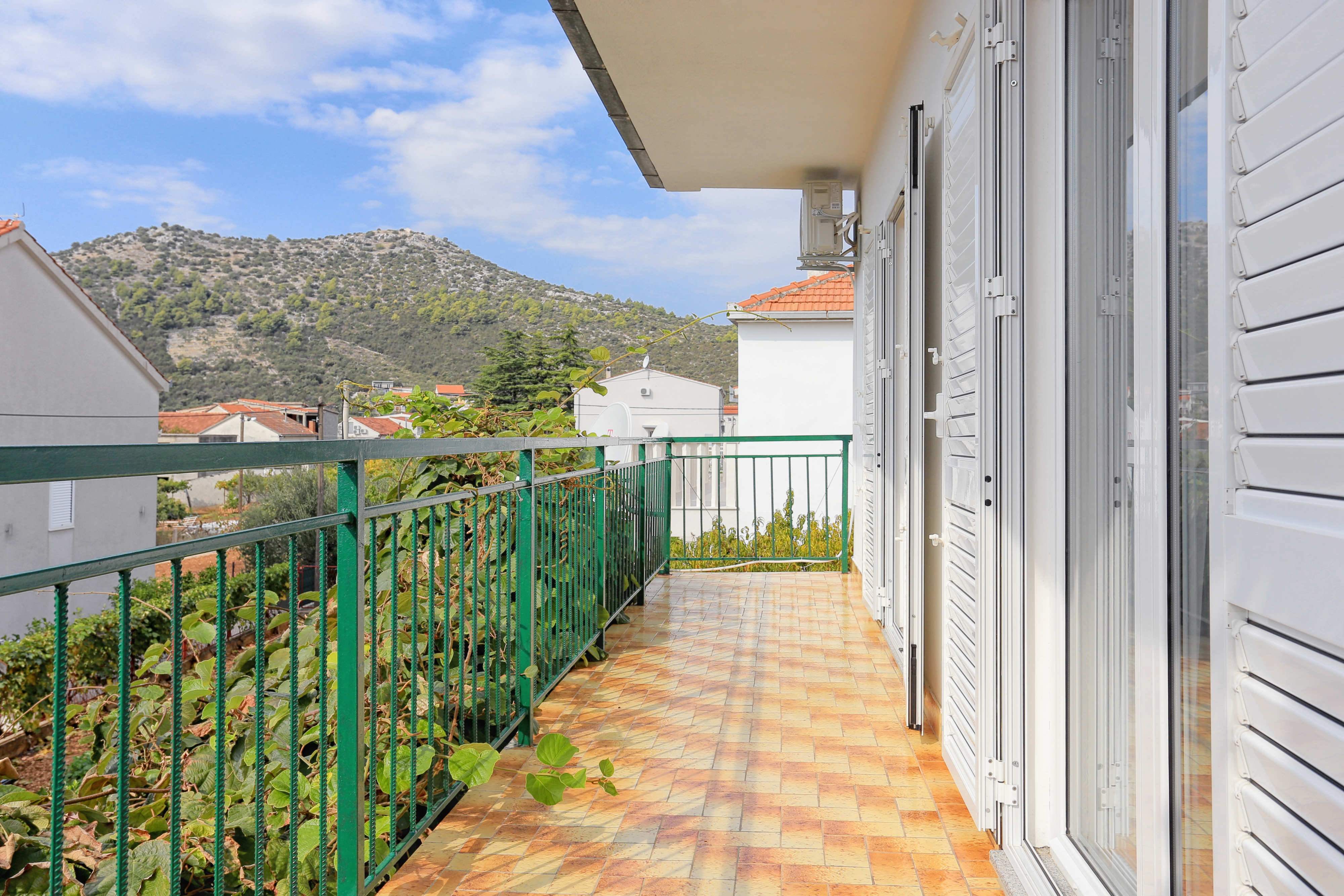 Three bedroom house with terrace Poljica, Trogir  K