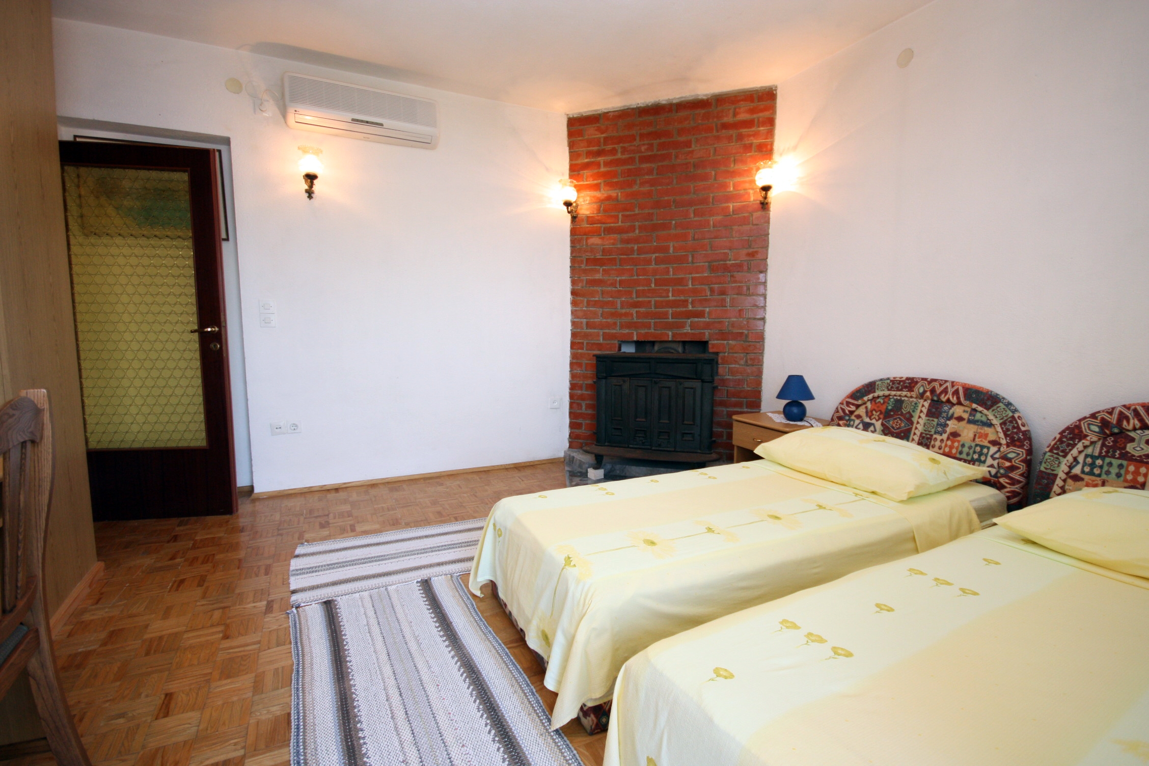 One bedroom apartment near beach Nečujam, Šolta  A-d
